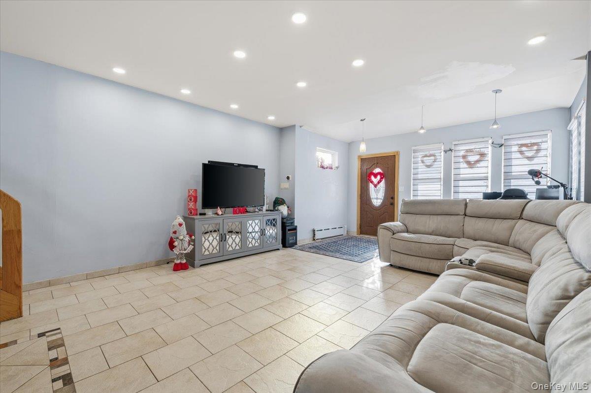 6915 69th Street, Glendale, NY 11385