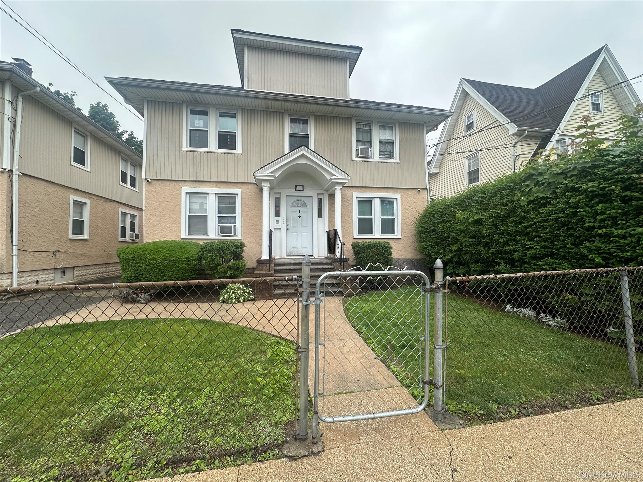 14 Van Cott Avenue # 4, Hempstead, NY 11550