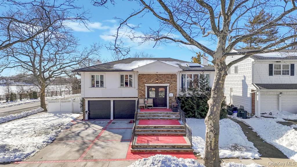 2 Valley Greens Drive, Valley Stream, NY 11581