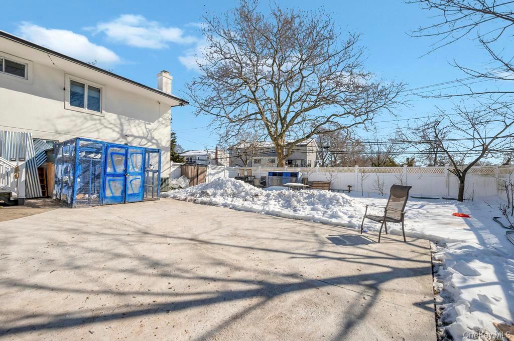 2 Valley Greens Drive, Valley Stream, NY 11581