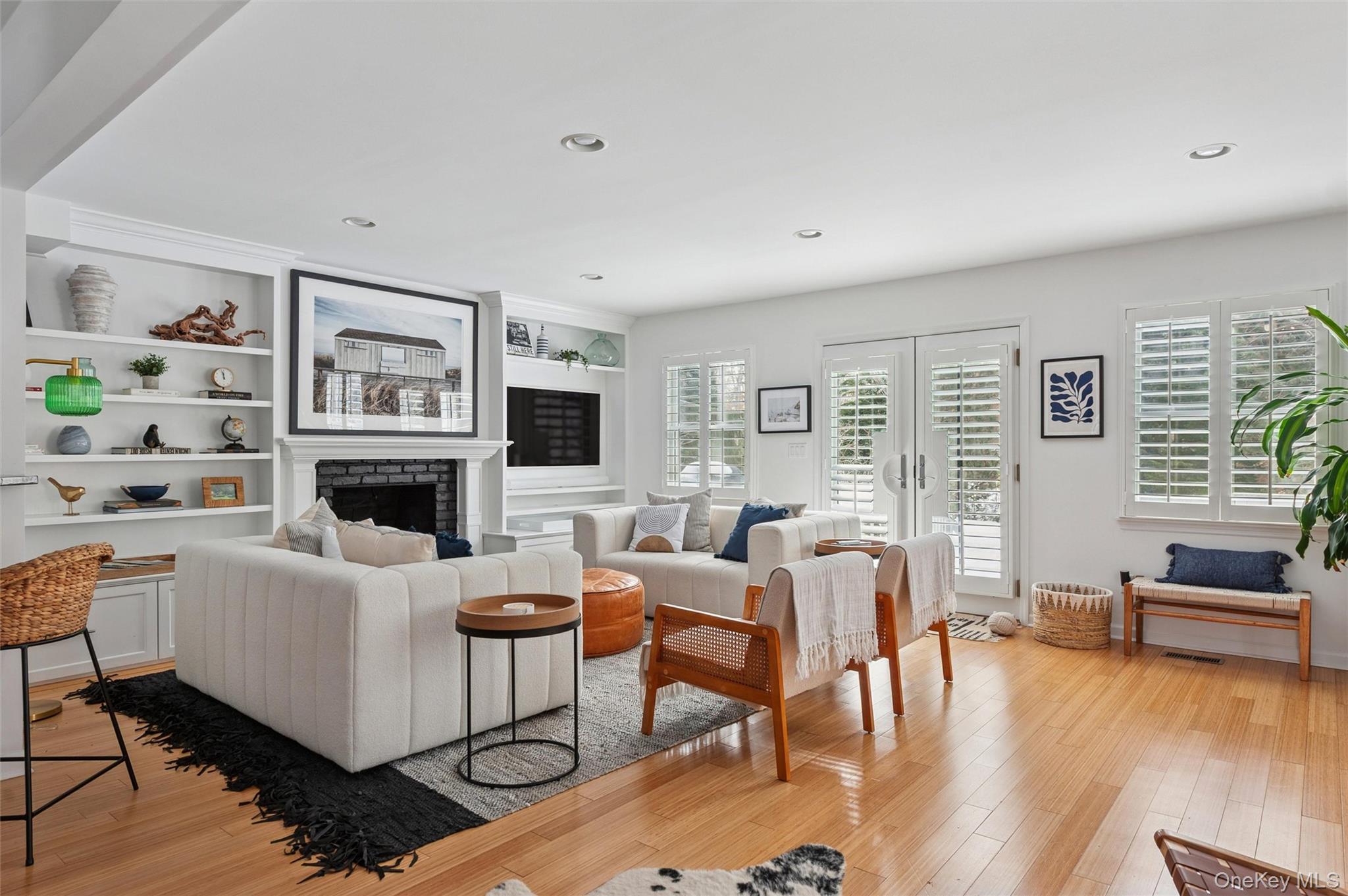 3 1st Place, East Quogue, NY 11942