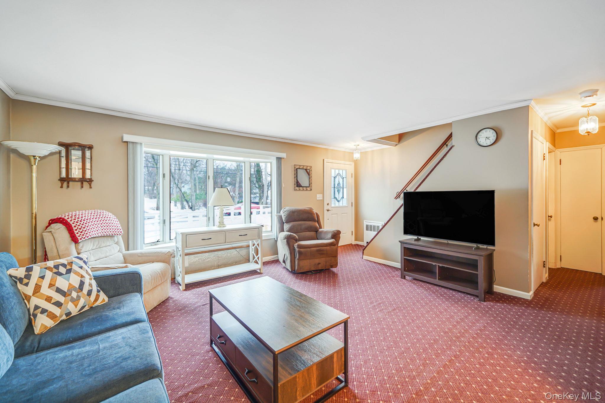 6 Noahs Path, Rocky Point, NY 11778