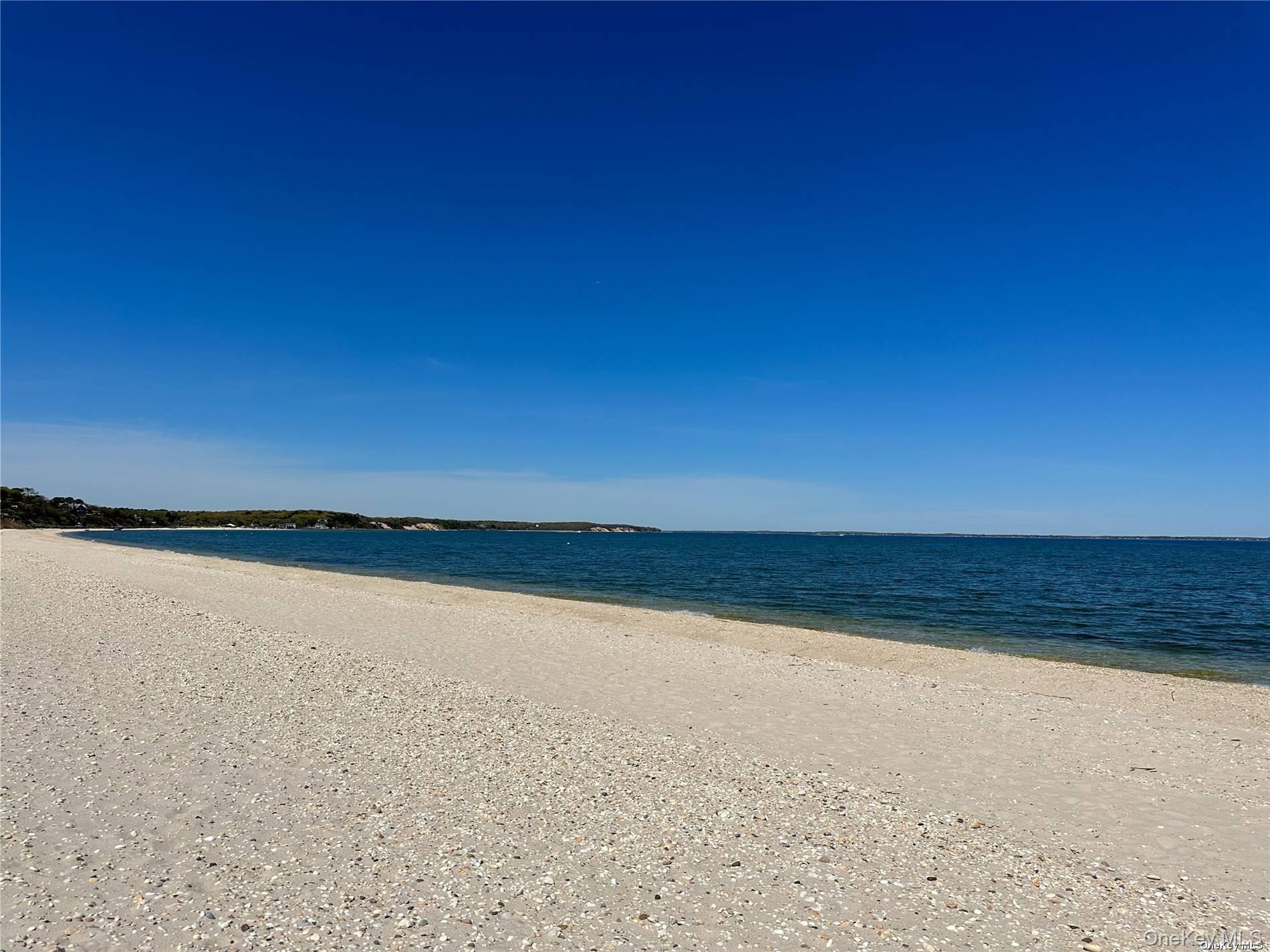 48 Oakhurst Road, Hampton Bays, NY 11946