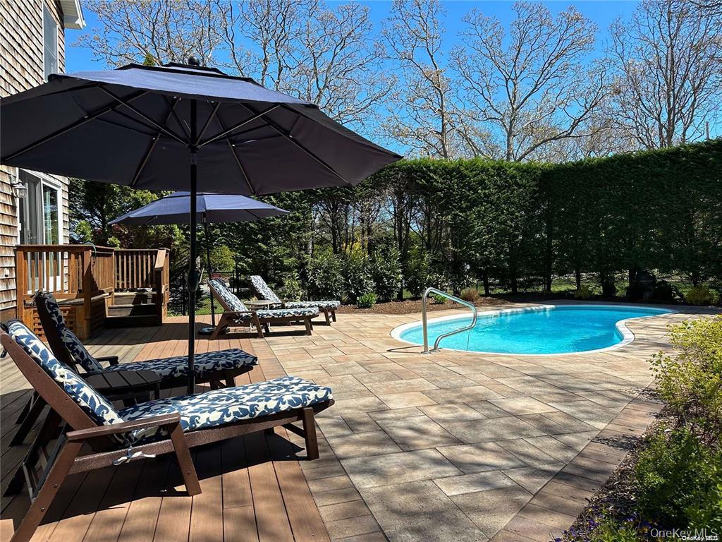 48 Oakhurst Road, Hampton Bays, NY 11946