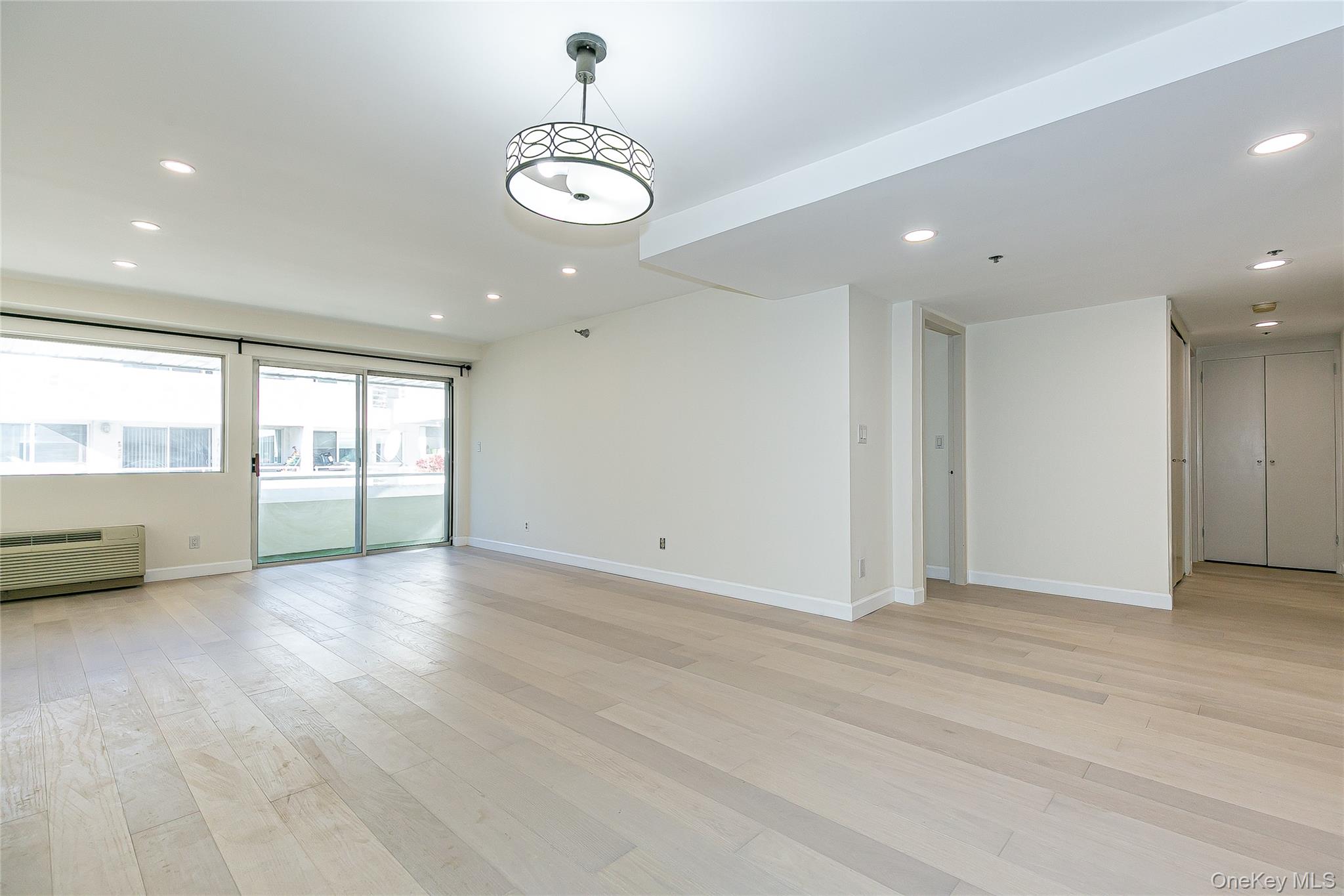 88 Cuttermill Road # 418, Great Neck, NY 11021