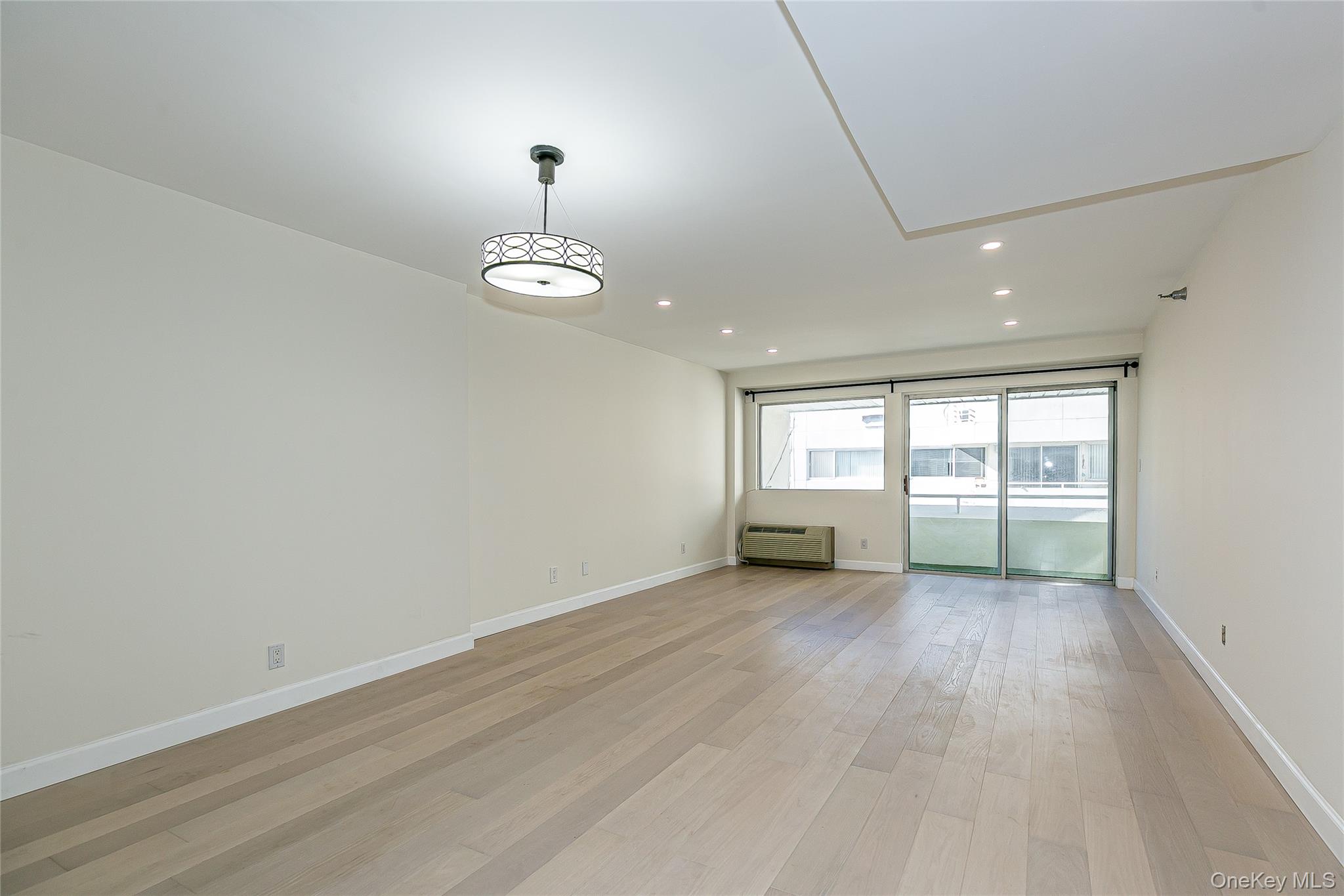 88 Cuttermill Road # 418, Great Neck, NY 11021