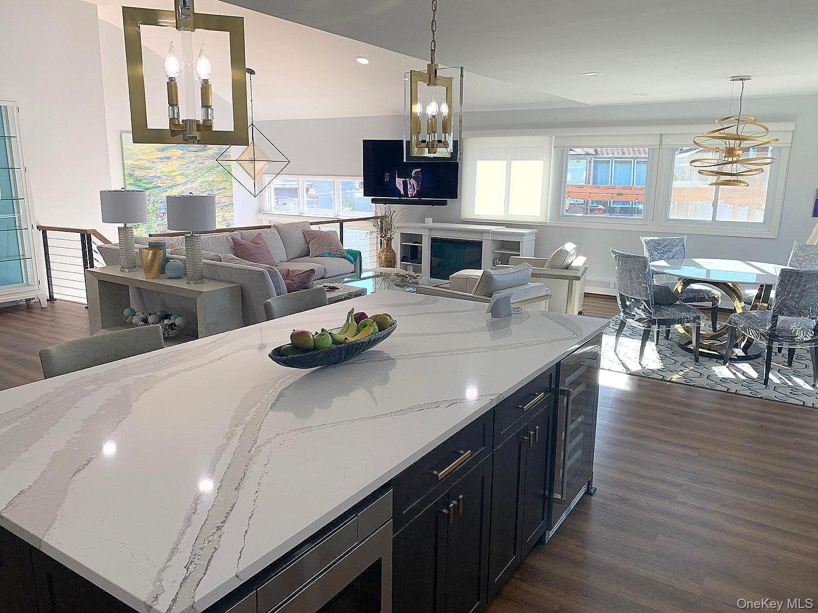 702 Fishermans Road, Baldwin, NY 11510