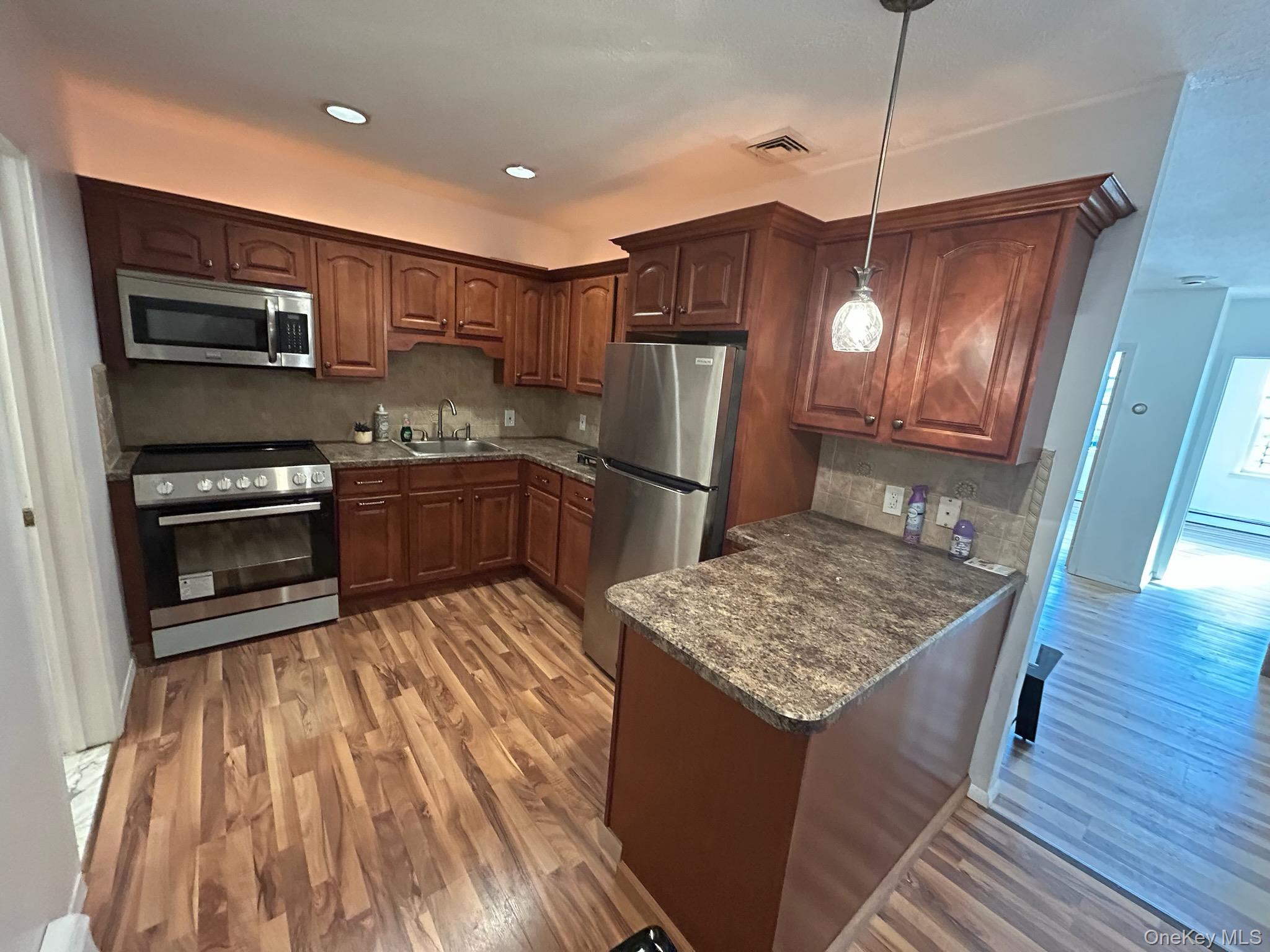 113-119 Jericho Turnpike, Floral Park, NY 11001