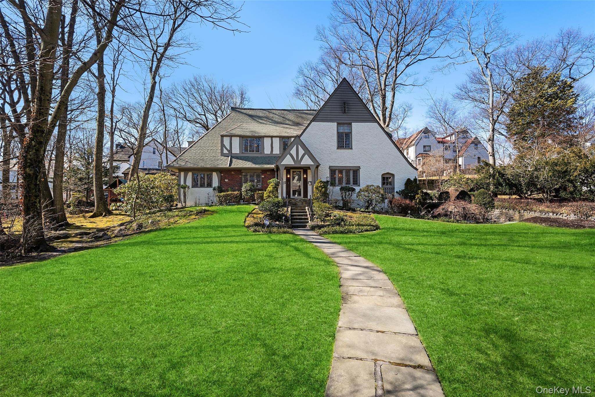 103 Aviemore Drive, New Rochelle, NY 10804