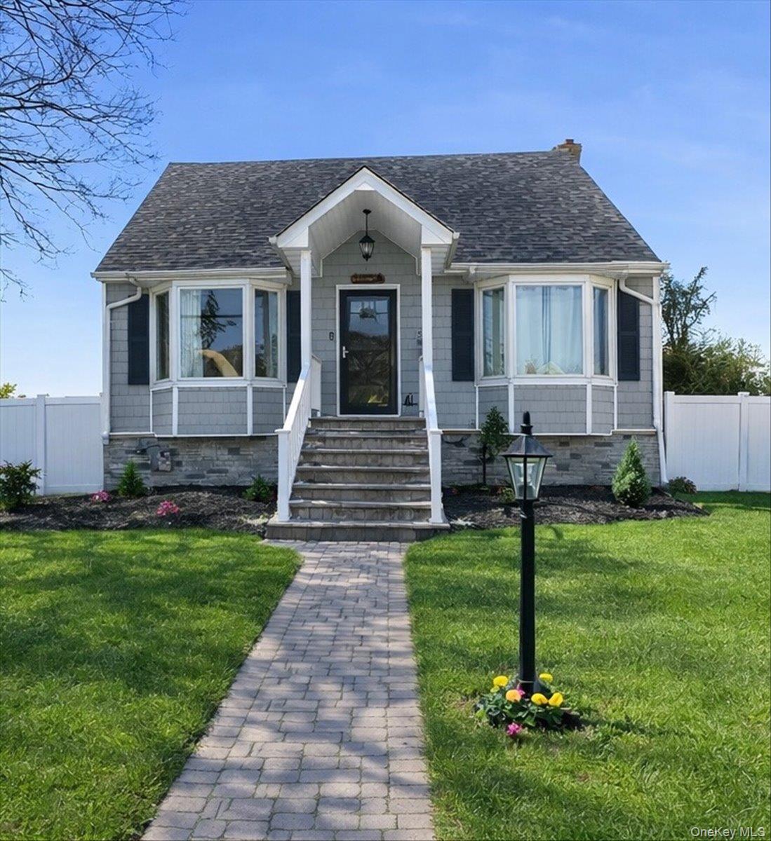 815 S 4th Street, Lindenhurst, NY 11757