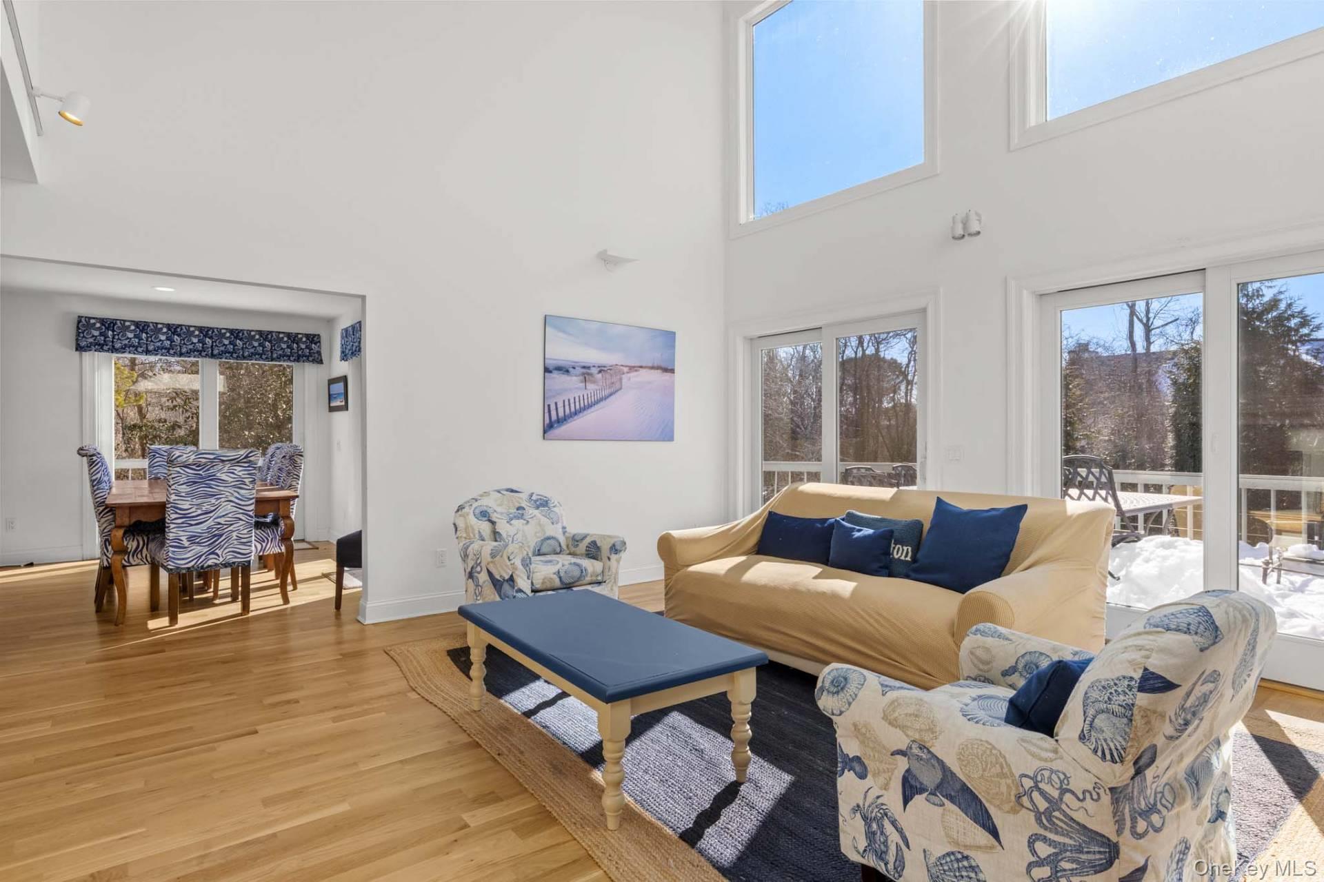 12 McGregor Drive, Southampton, NY 11968