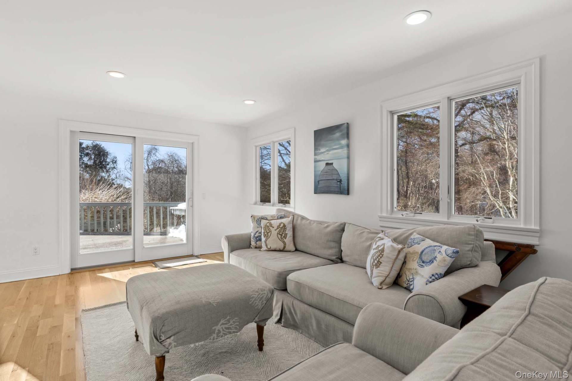 12 McGregor Drive, Southampton, NY 11968