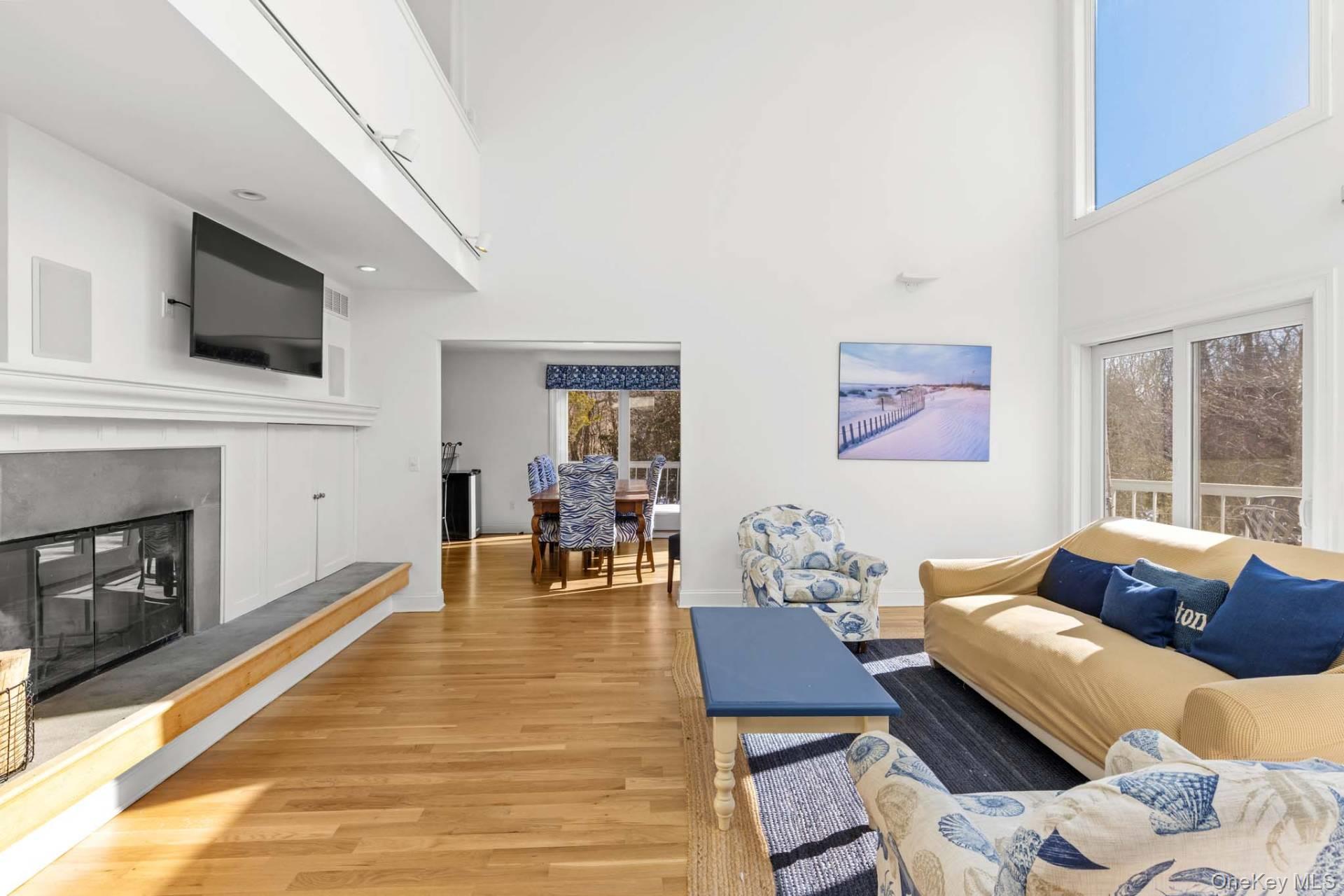 12 McGregor Drive, Southampton, NY 11968