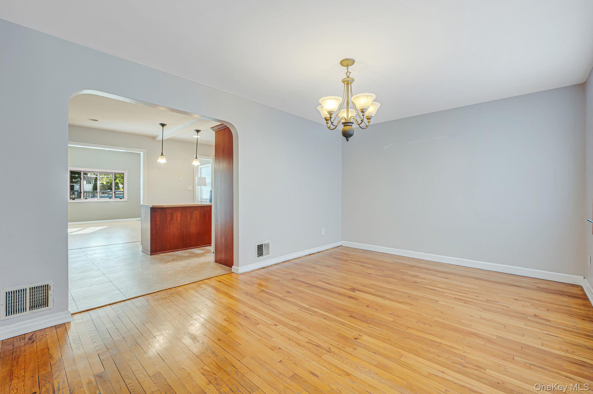 840 Jerusalem Avenue, Merrick, NY 11566