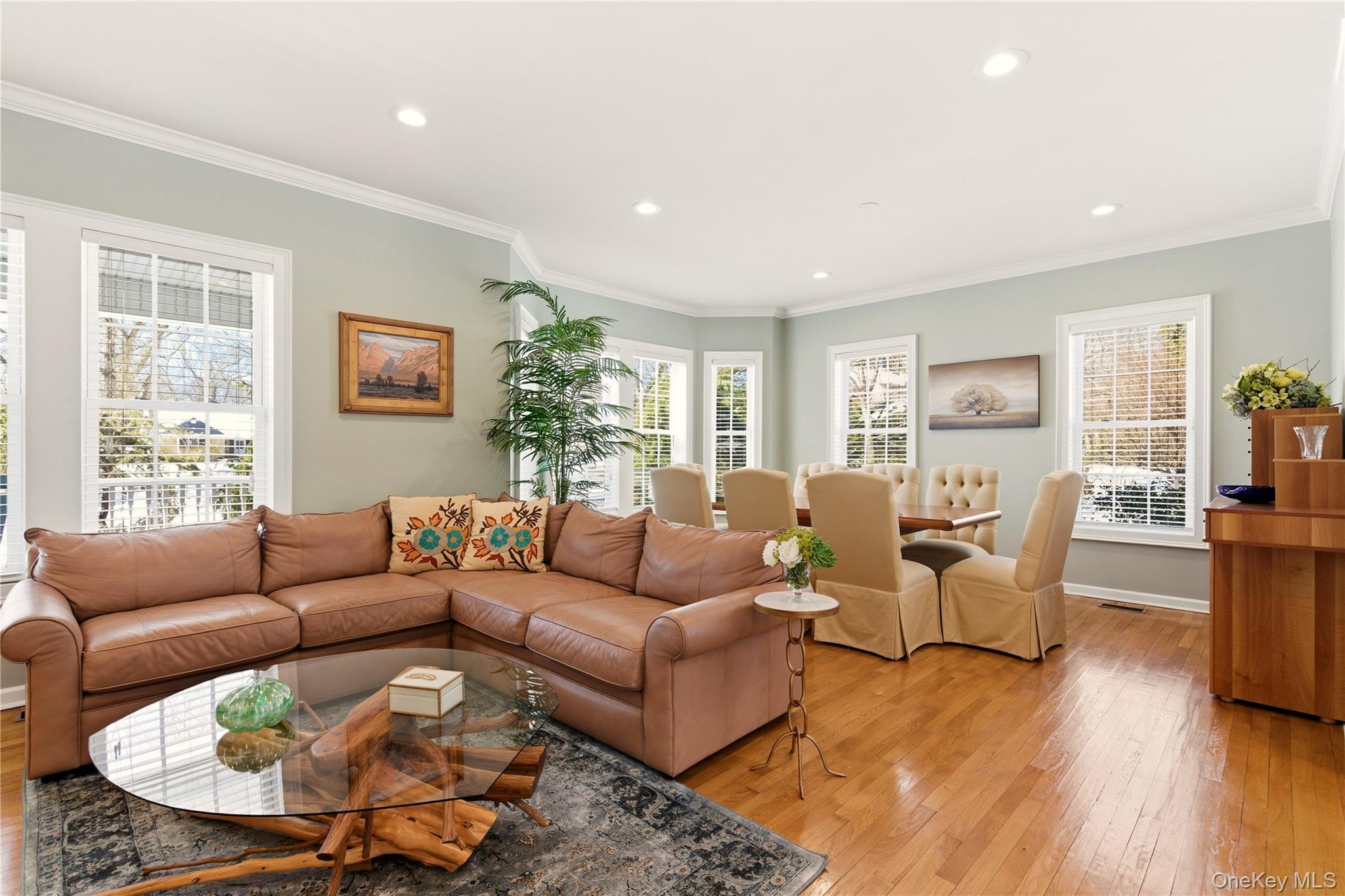 6 Empire Court, Dix Hills, NY 11746