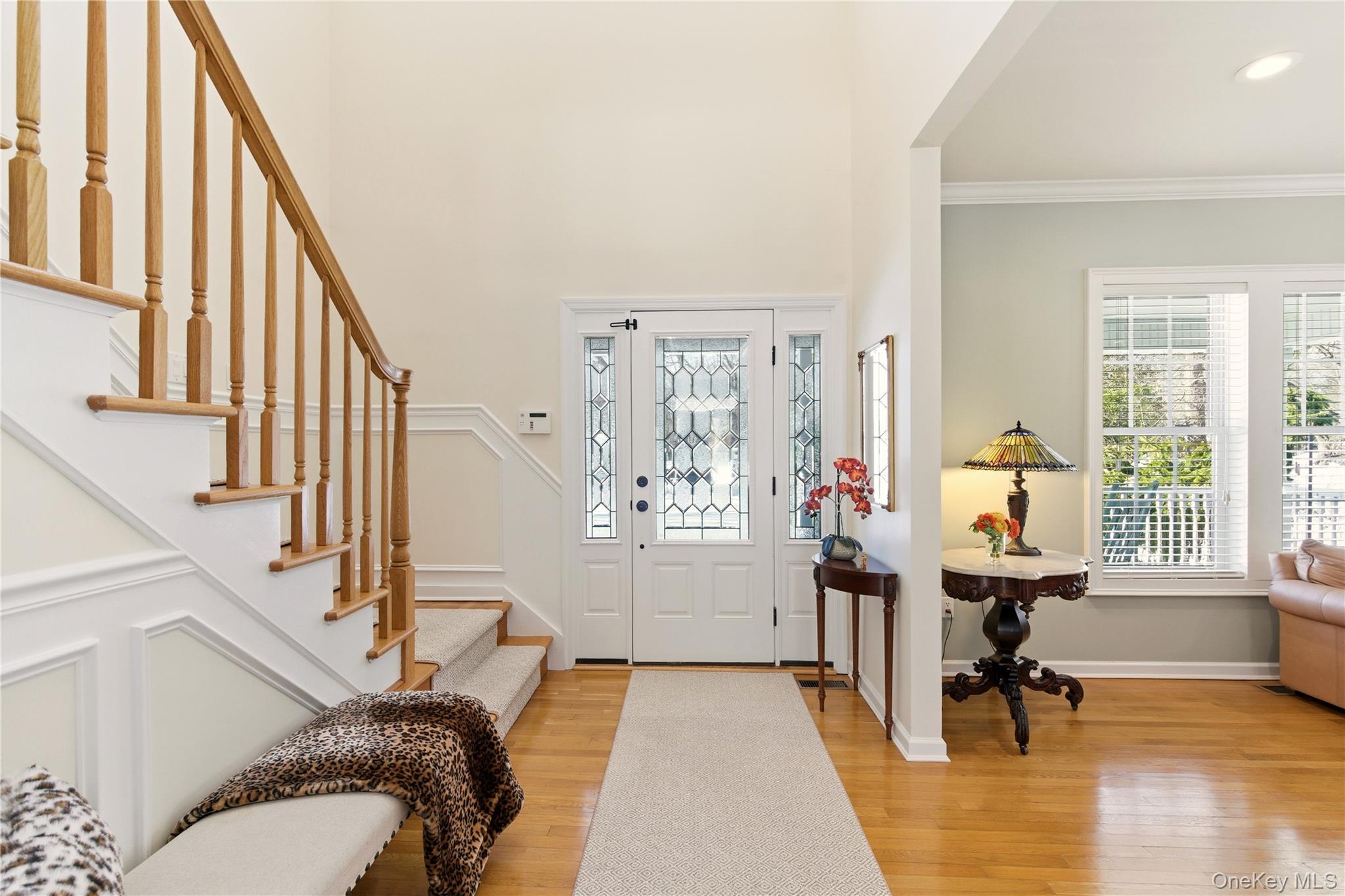 6 Empire Court, Dix Hills, NY 11746