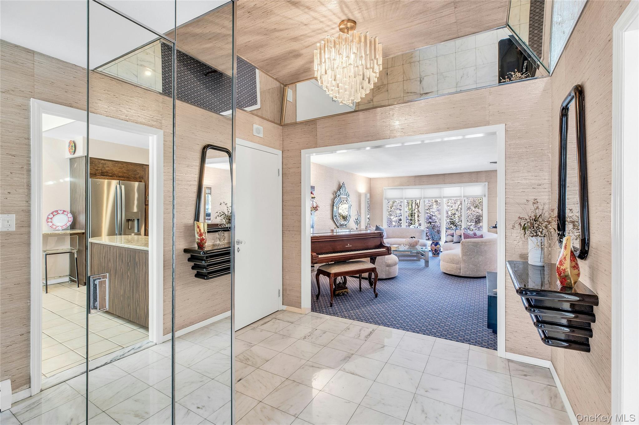 61 Hofstra Drive, Plainview, NY 11803