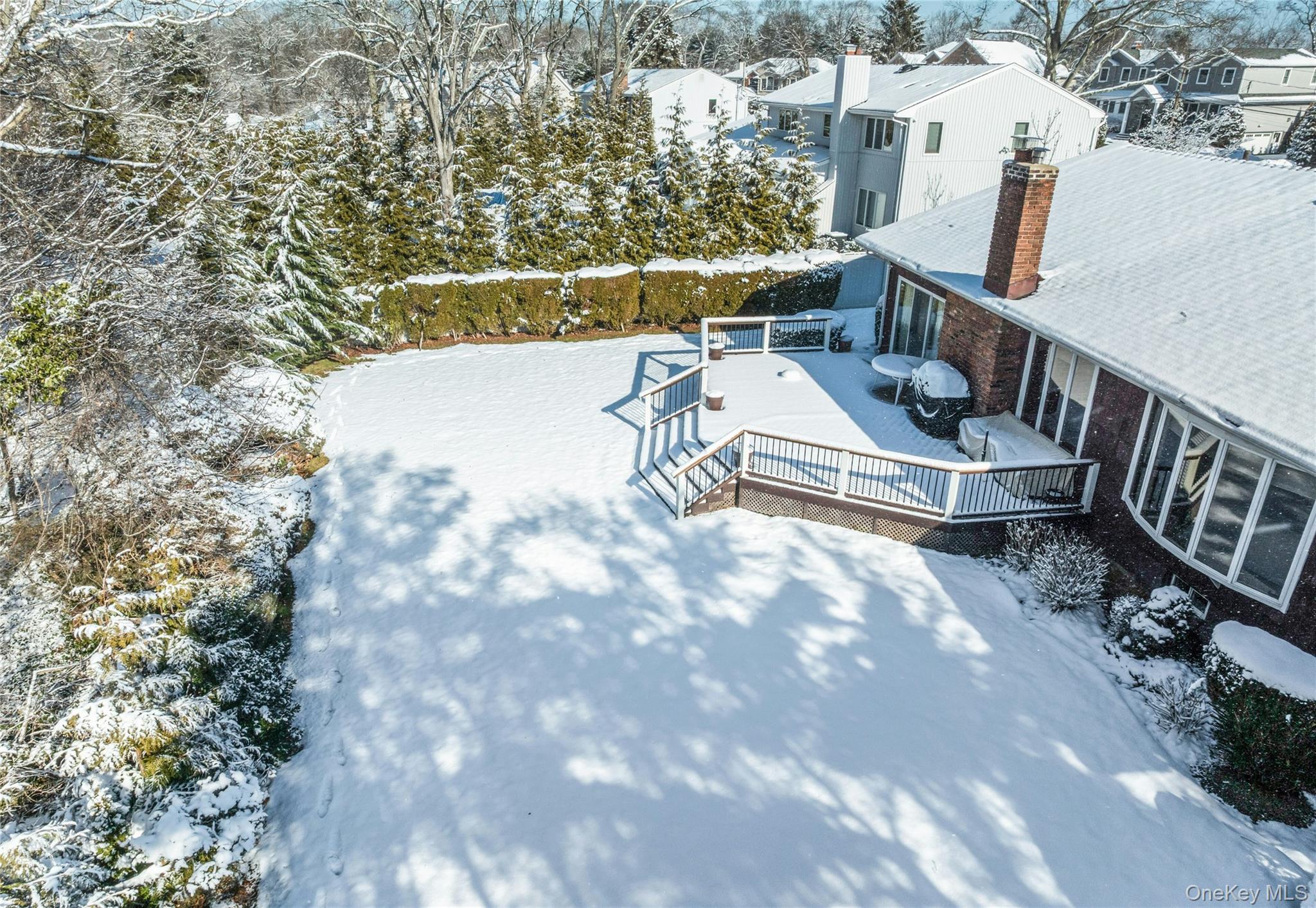 61 Hofstra Drive, Plainview, NY 11803