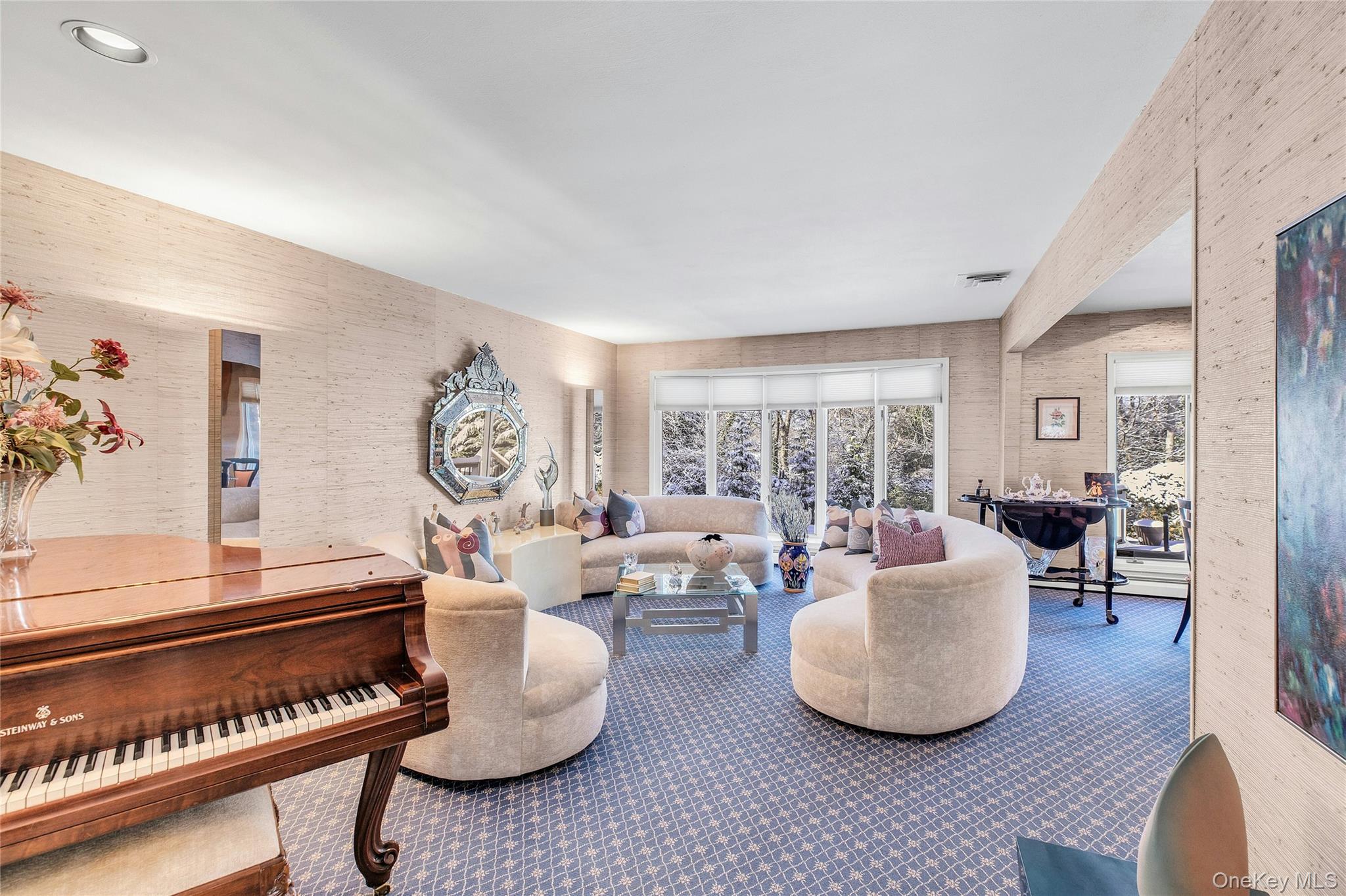 61 Hofstra Drive, Plainview, NY 11803