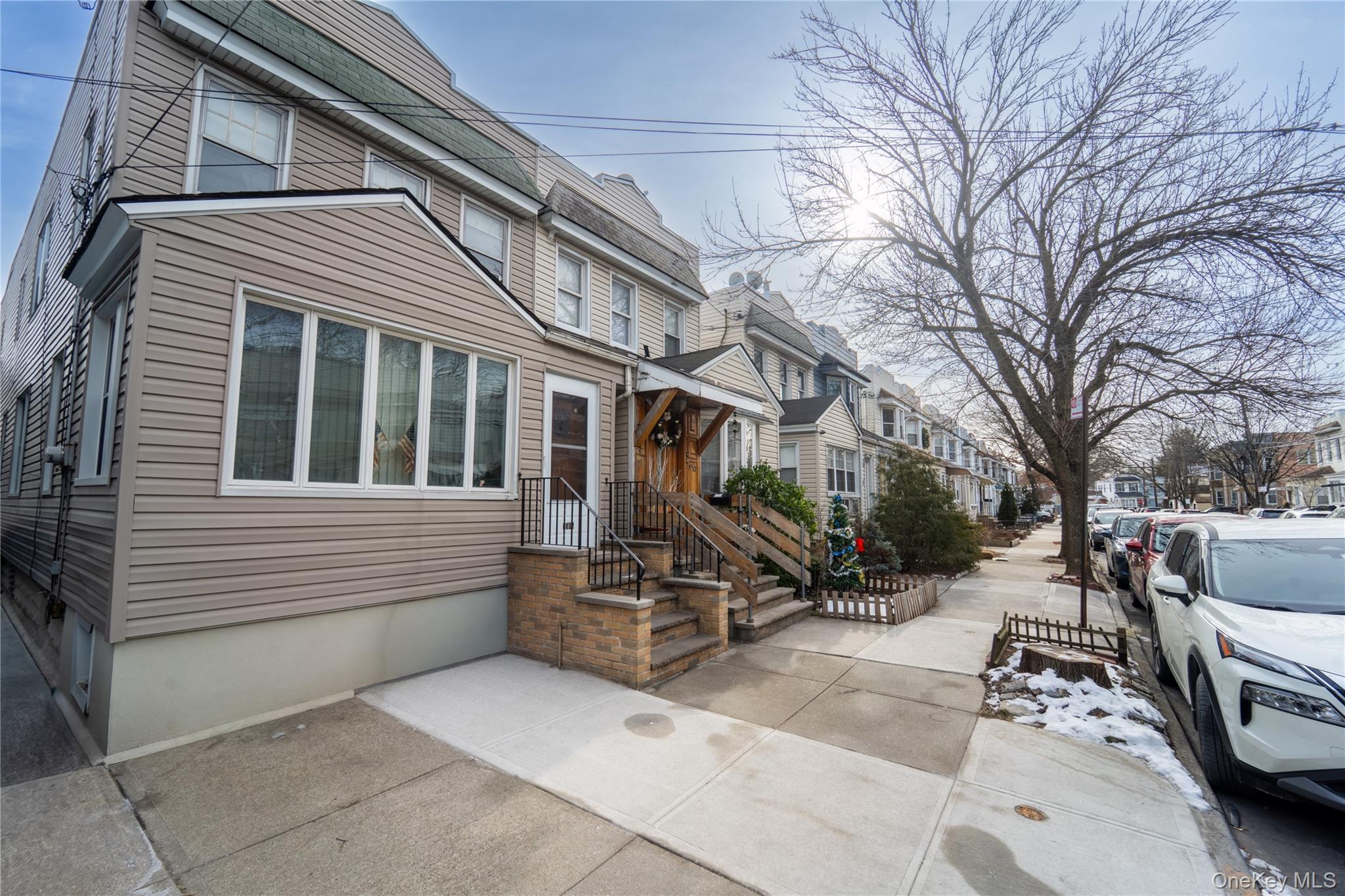 7505 60th Place, Glendale, NY 11385