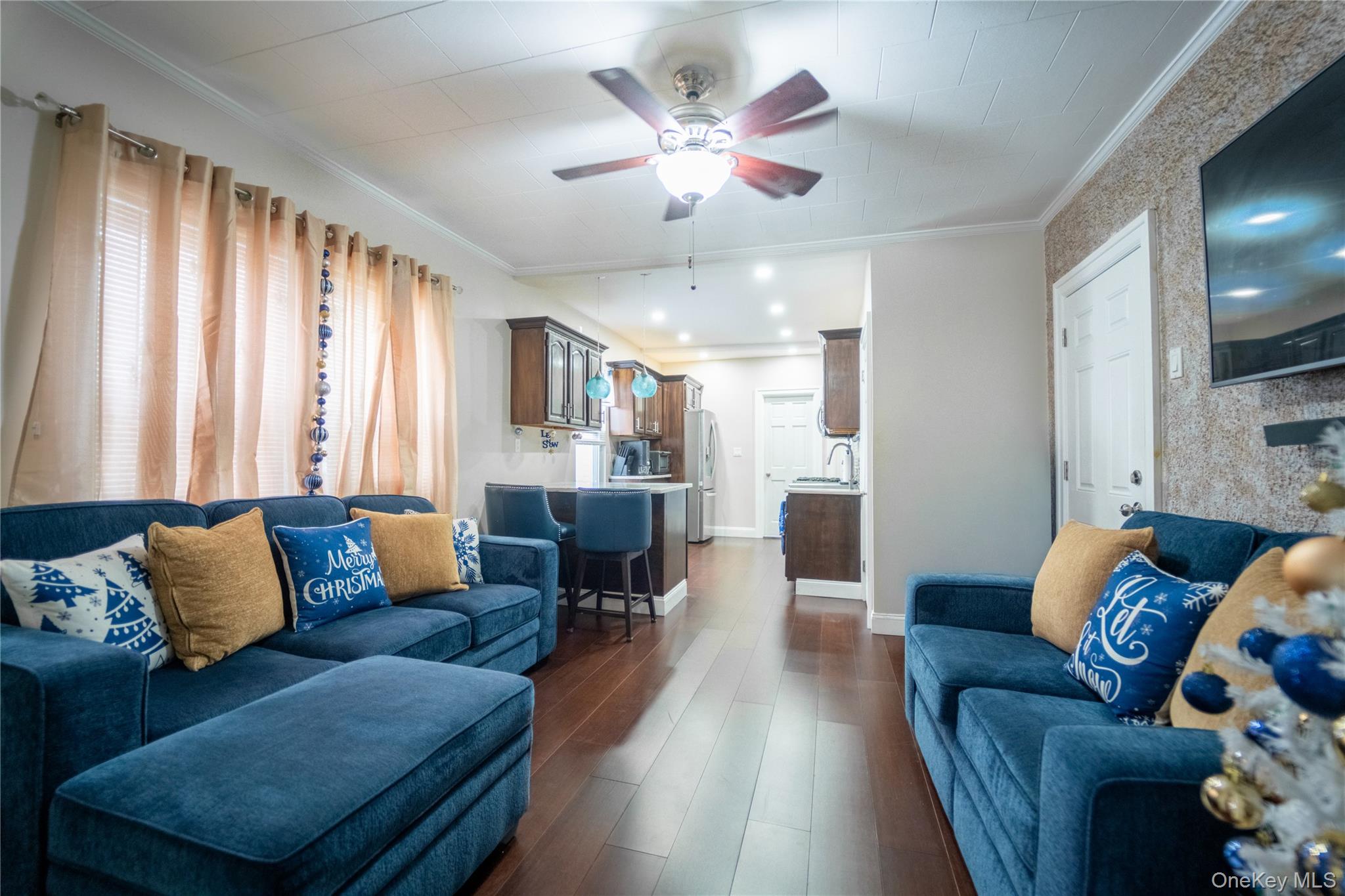 7505 60th Place, Glendale, NY 11385