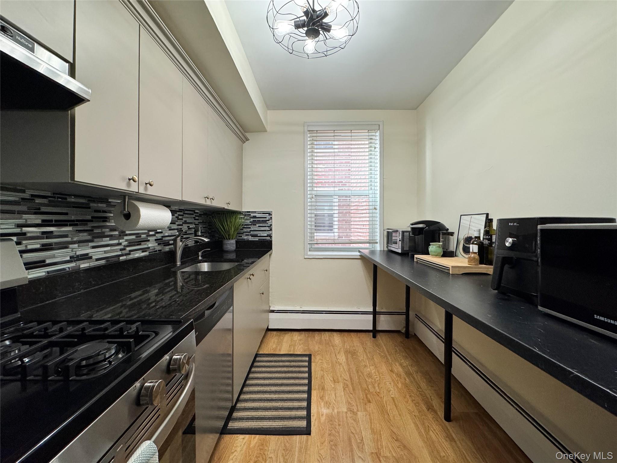 210 E Broadway # 5A, Long Beach, NY 11561