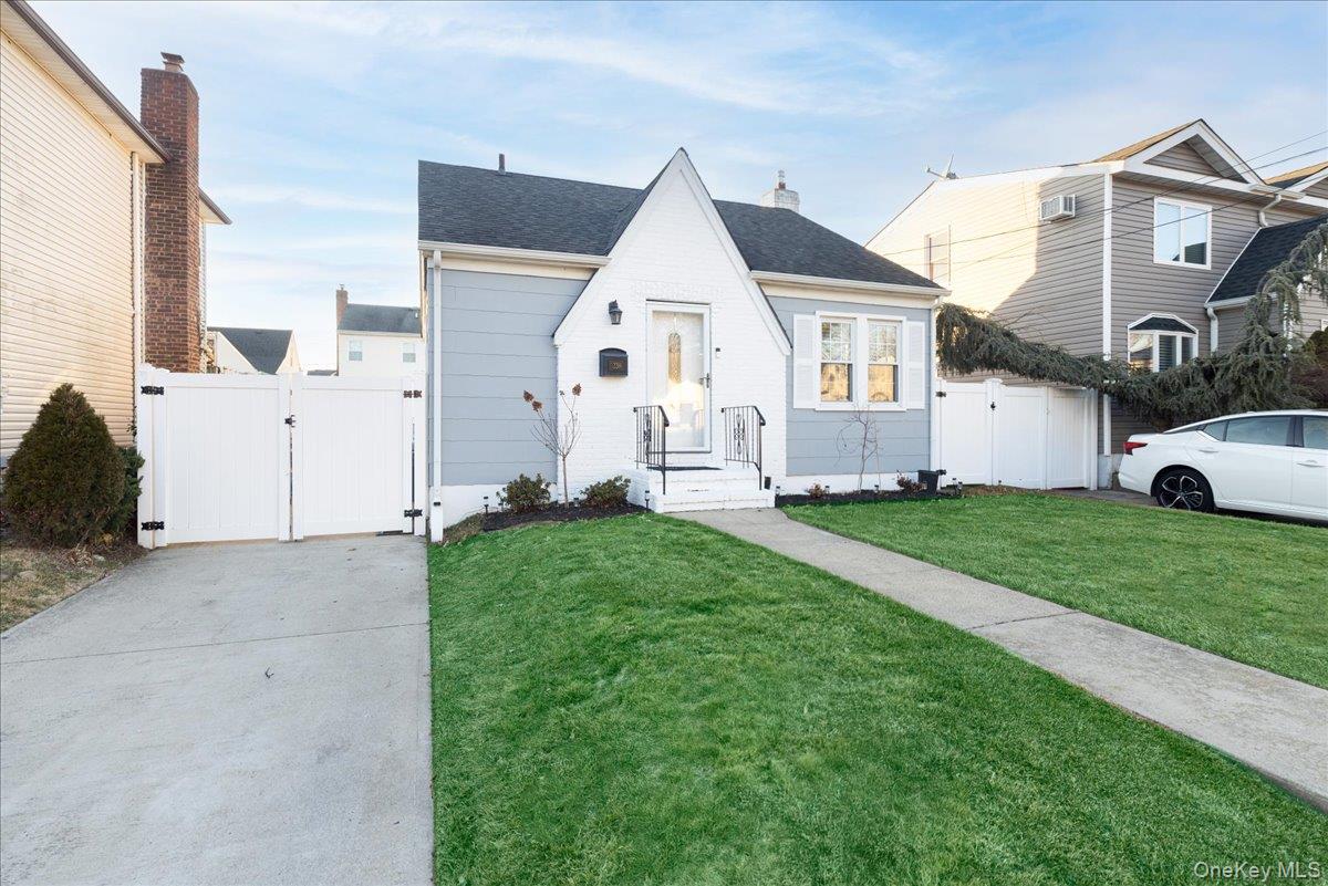 238 Jefferson Street, Franklin Square, NY 11010