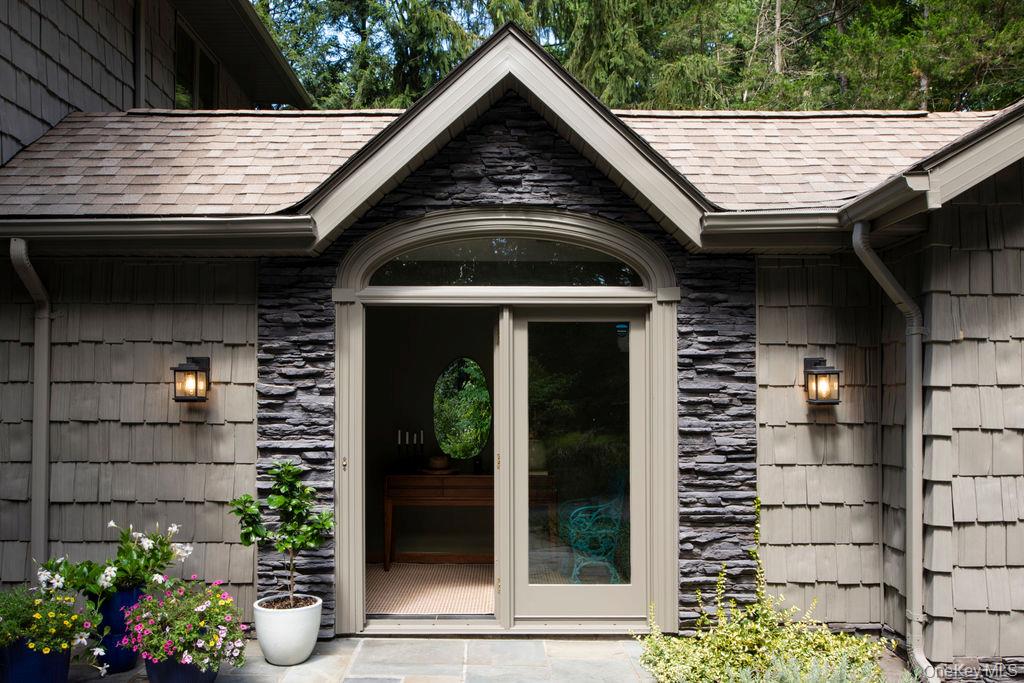 42 Lake Pleasant Drive, Staatsburg, NY 12580