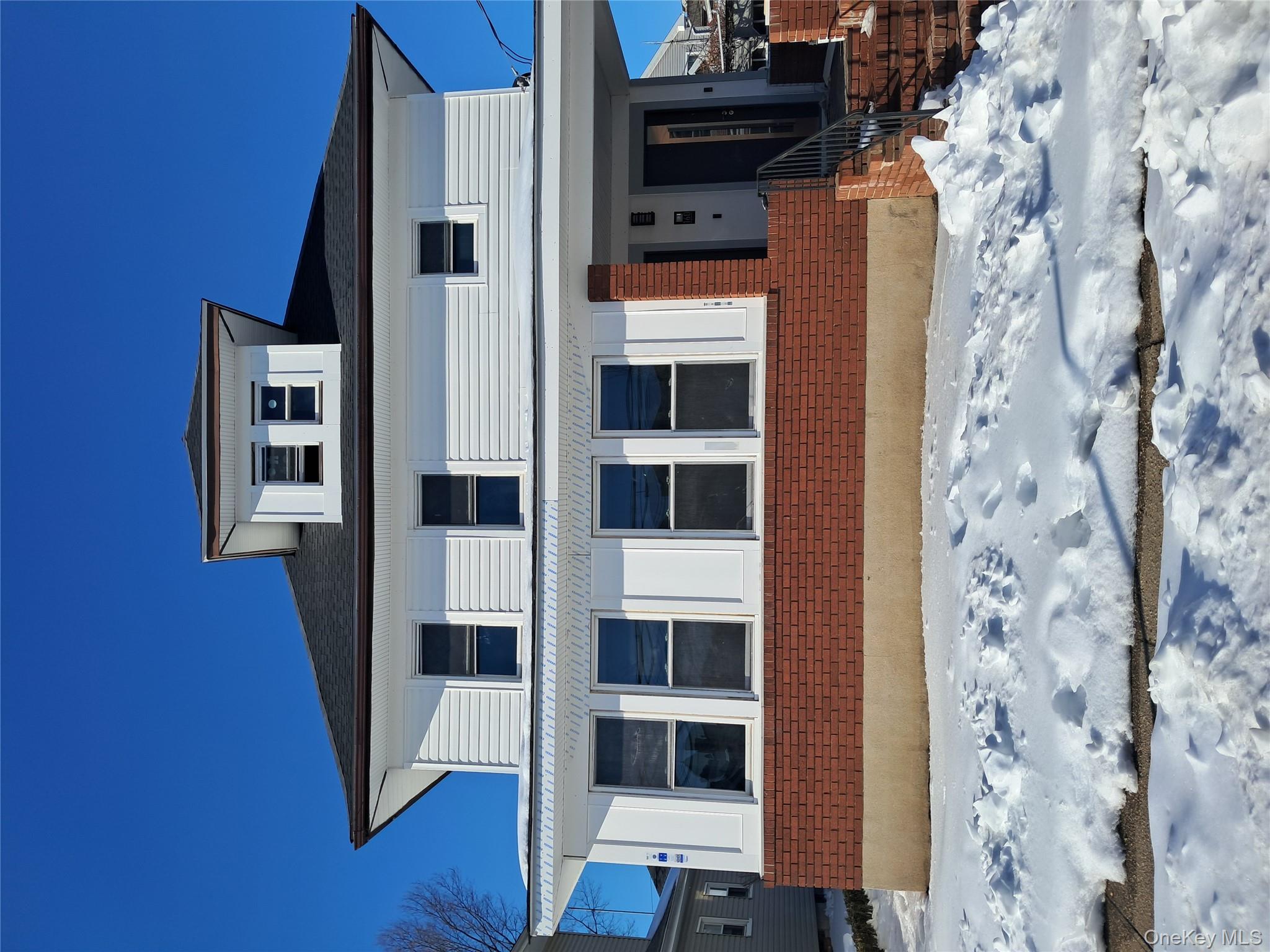 160 GARFIELD Avenue # 1 ST FL, Mineola, NY 11501