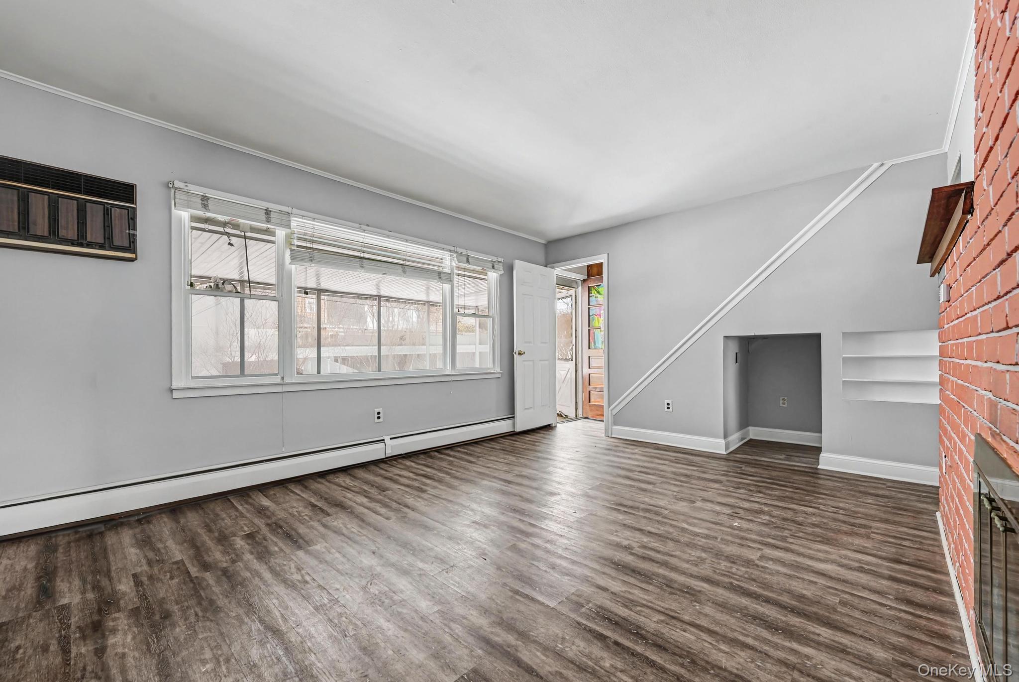 23 Tip top Lane, Hicksville, NY 11801