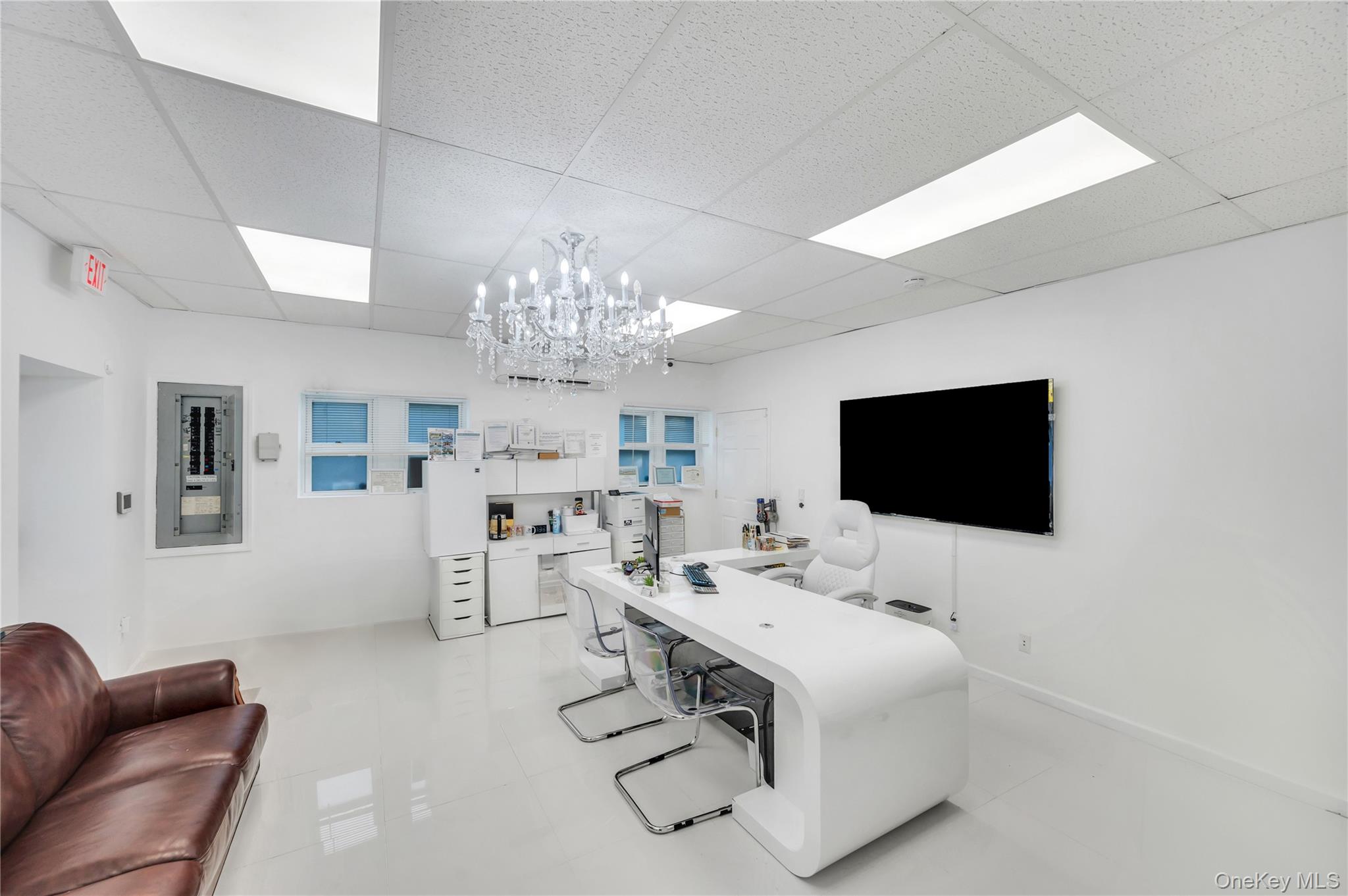 424 S Broadway, Hicksville, NY 11801