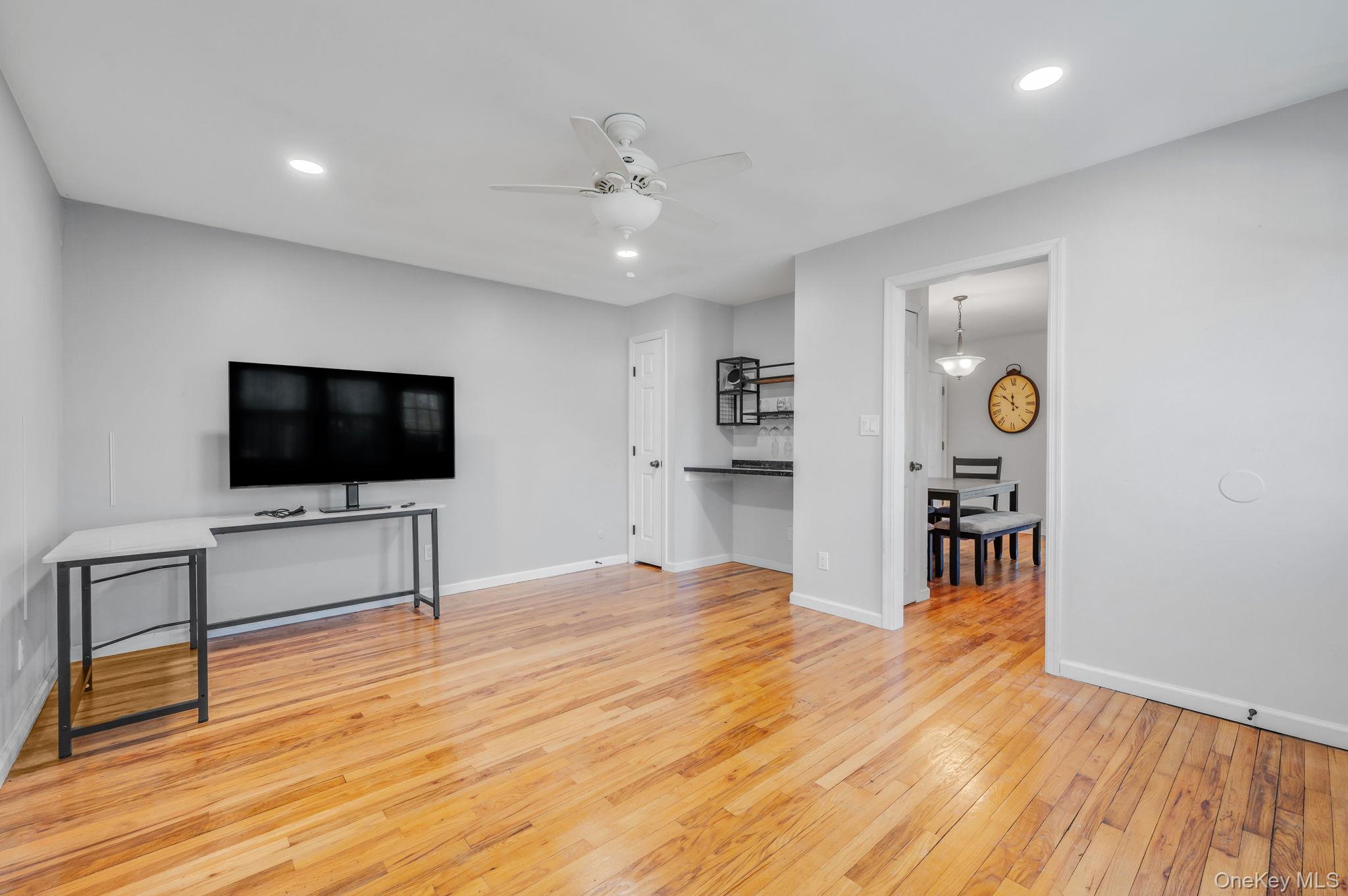 41 Arch Lane # 2B, Islip, NY 11751