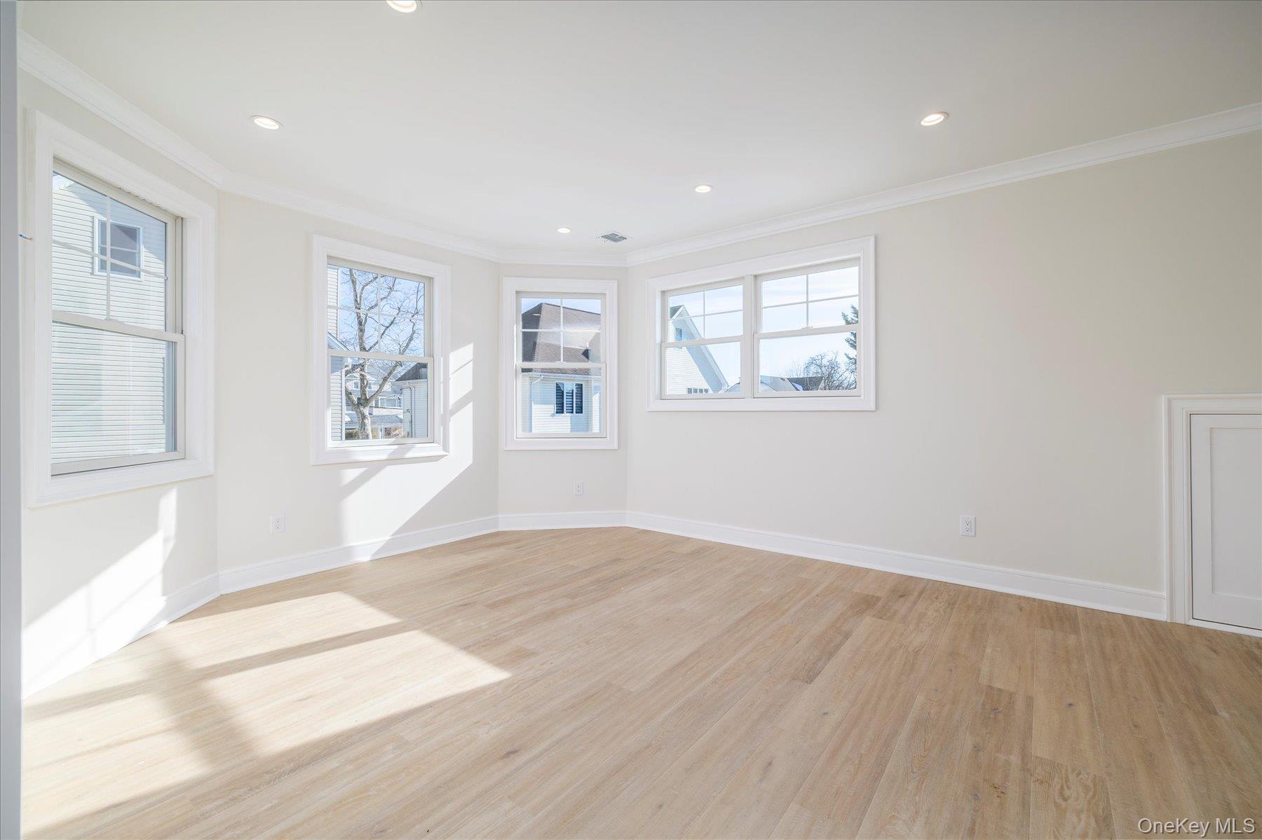 8 1st Street, Lynbrook, NY 11563