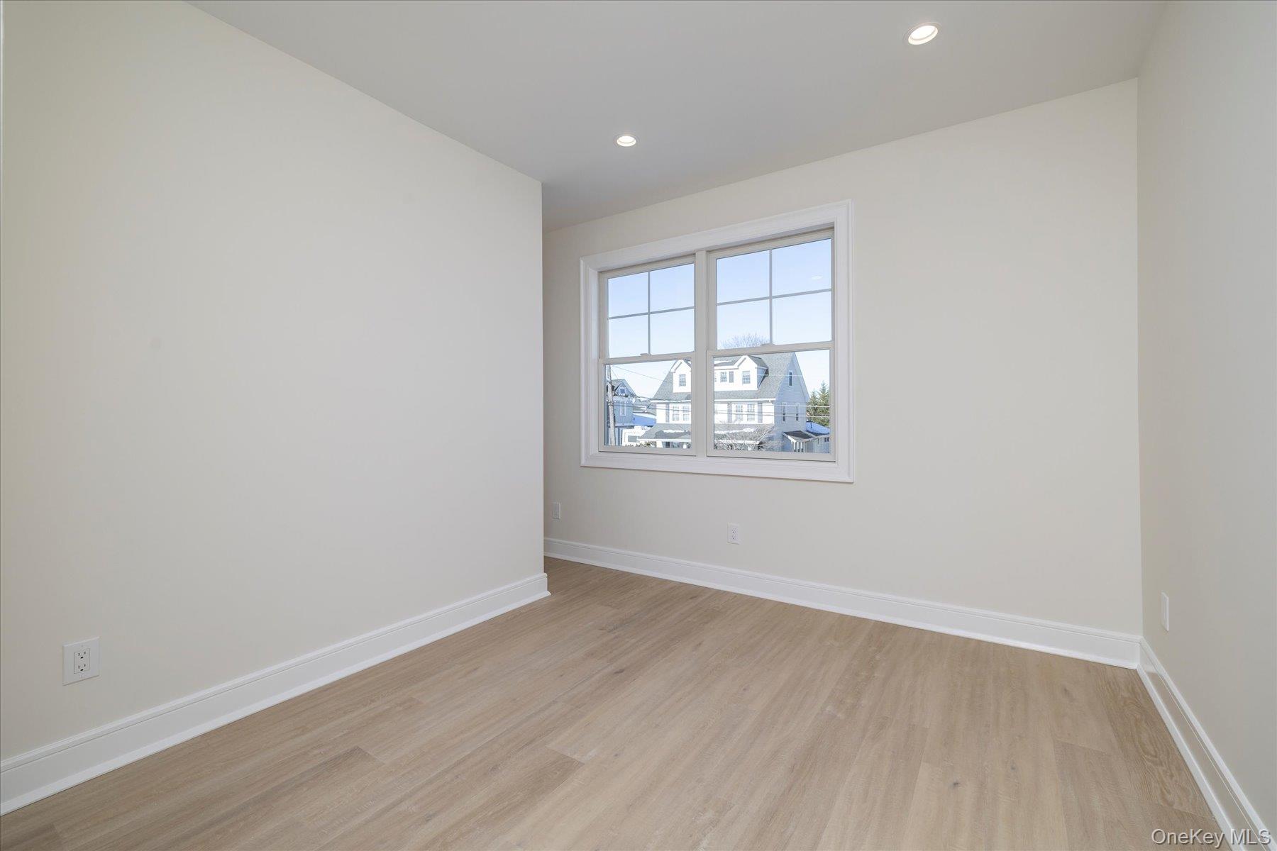 8 1st Street, Lynbrook, NY 11563