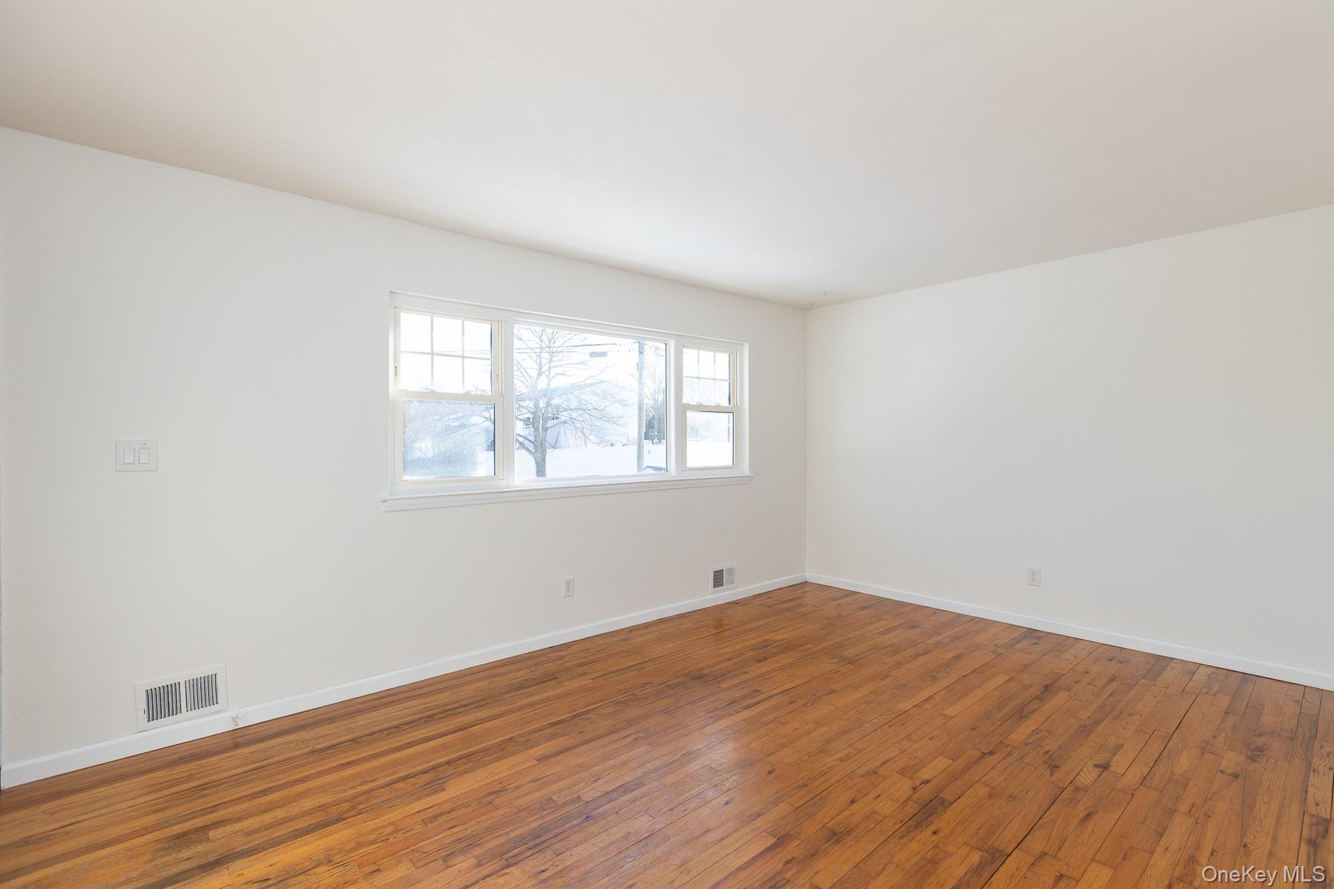 3 Exeter Road, East Patchogue, NY 11772