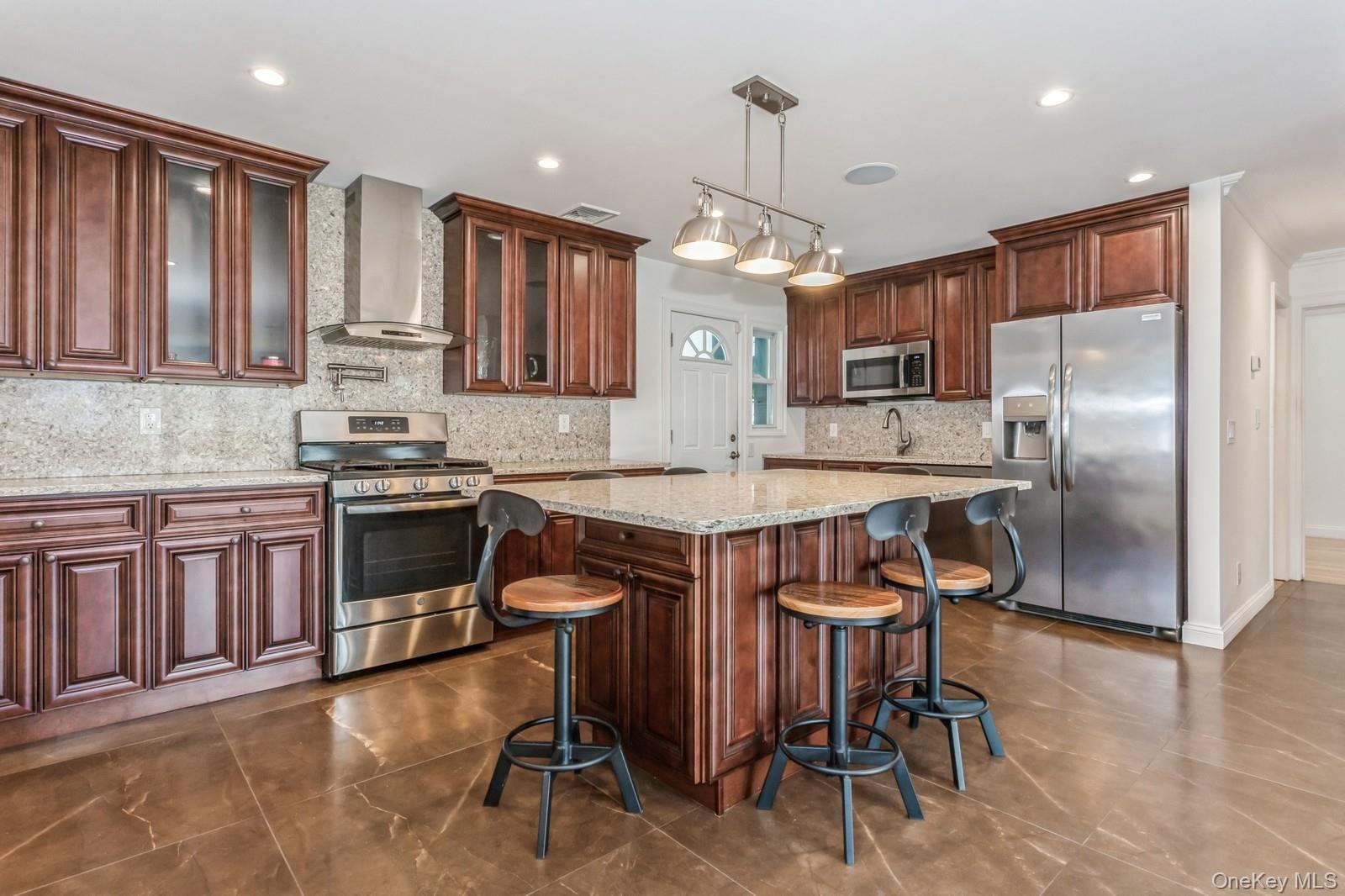 562 Bernice Road, Franklin Square, NY 11010