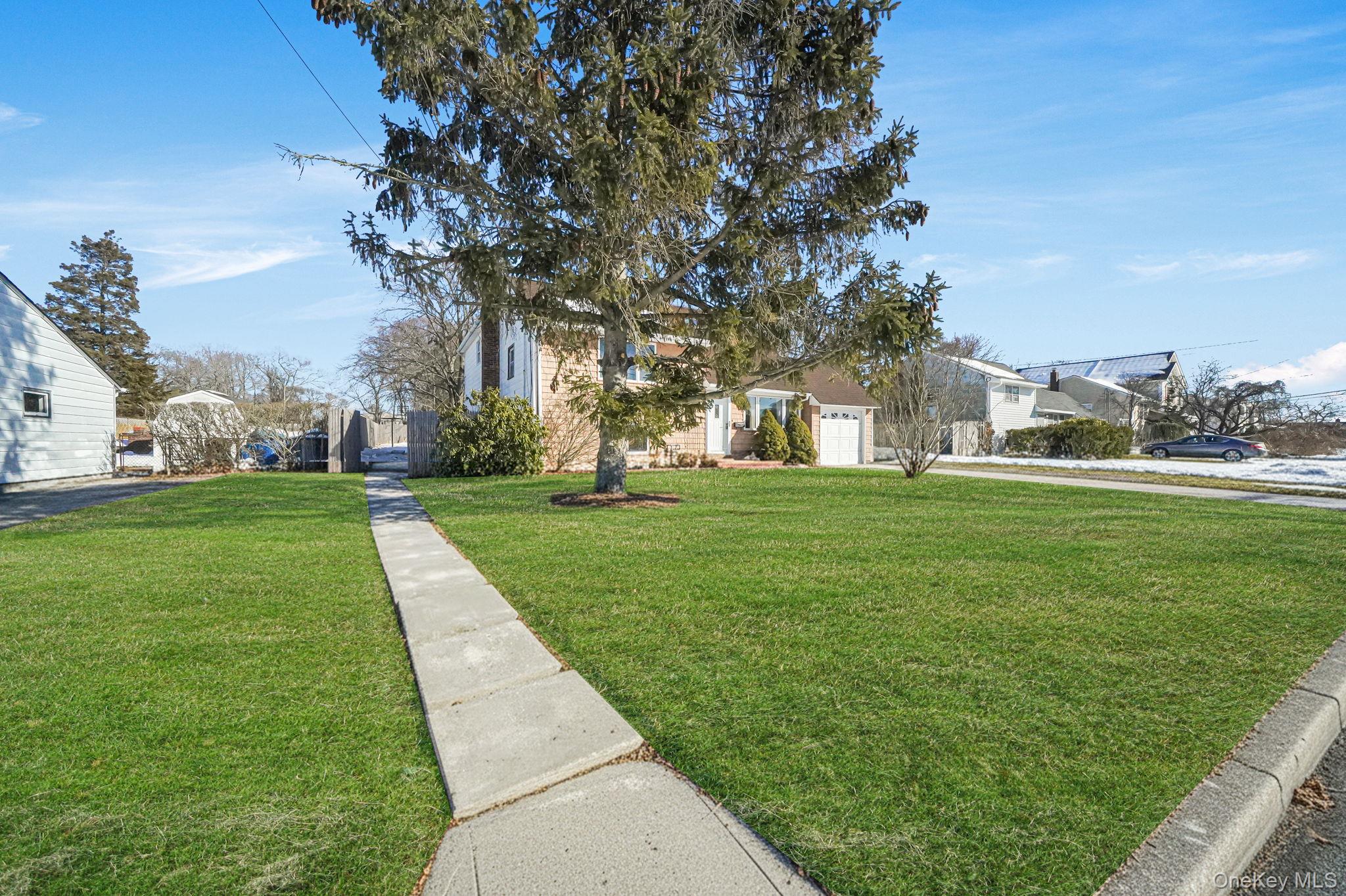 77 Washington Avenue, Islip Terrace, NY 11752