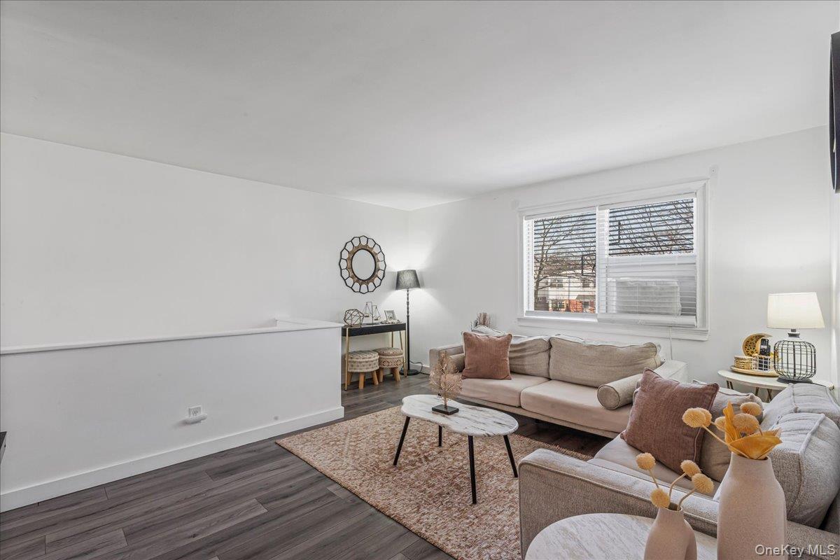 67-49 Bell Boulevard # 2, Bayside, NY 11364