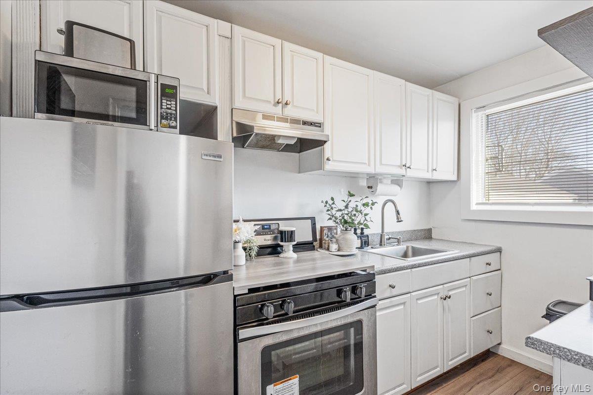 67-49 Bell Boulevard # 2, Bayside, NY 11364