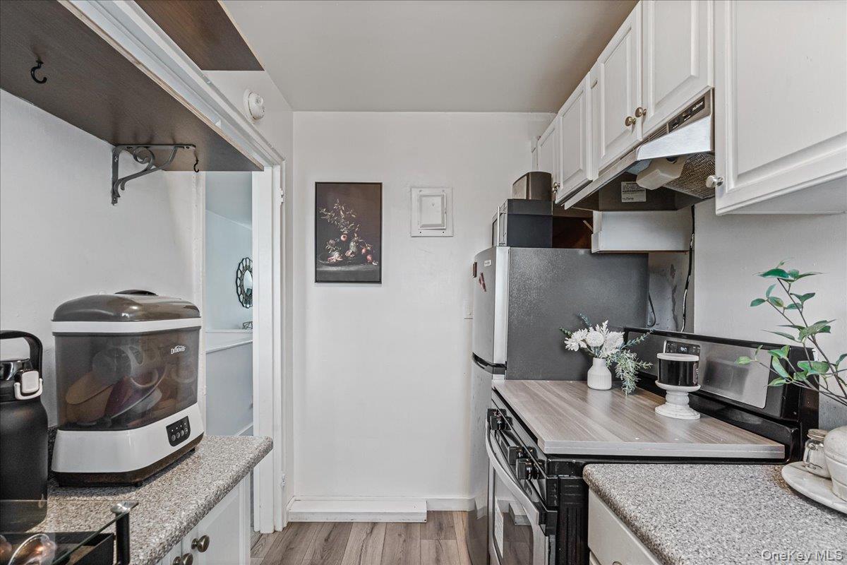 67-49 Bell Boulevard # 2, Bayside, NY 11364