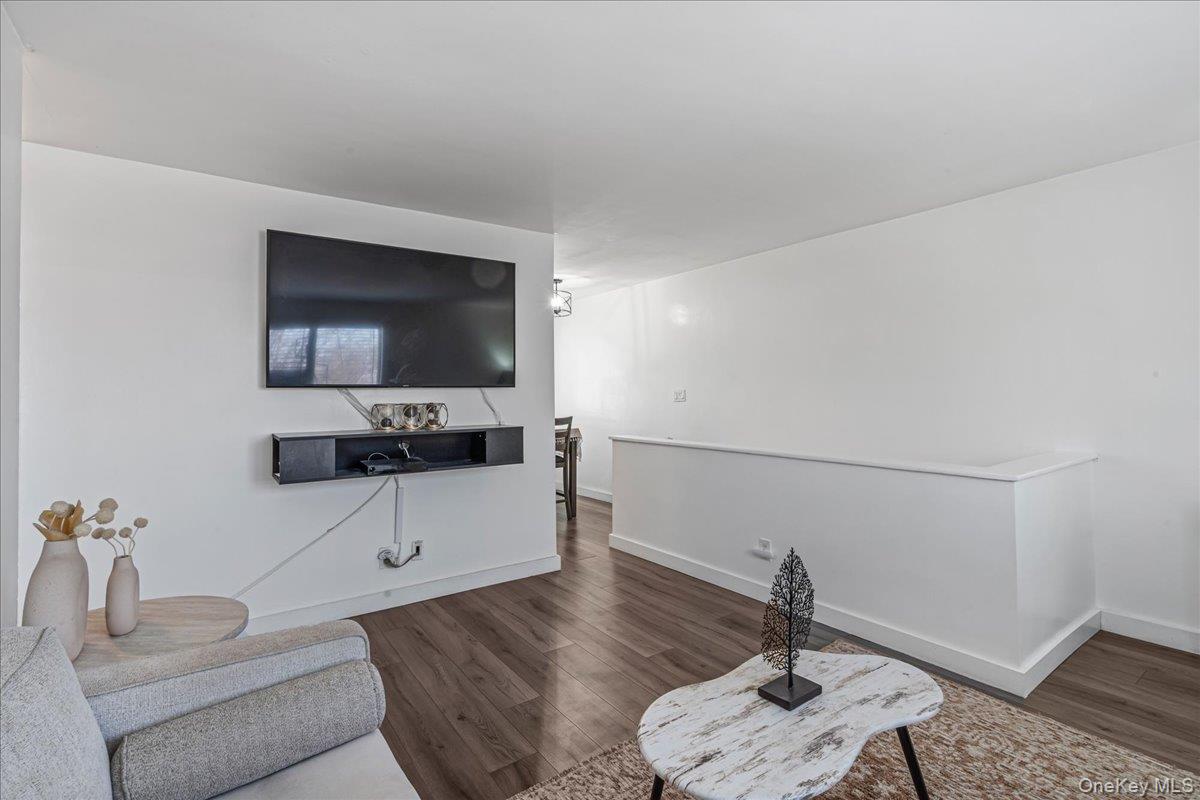 67-49 Bell Boulevard # 2, Bayside, NY 11364