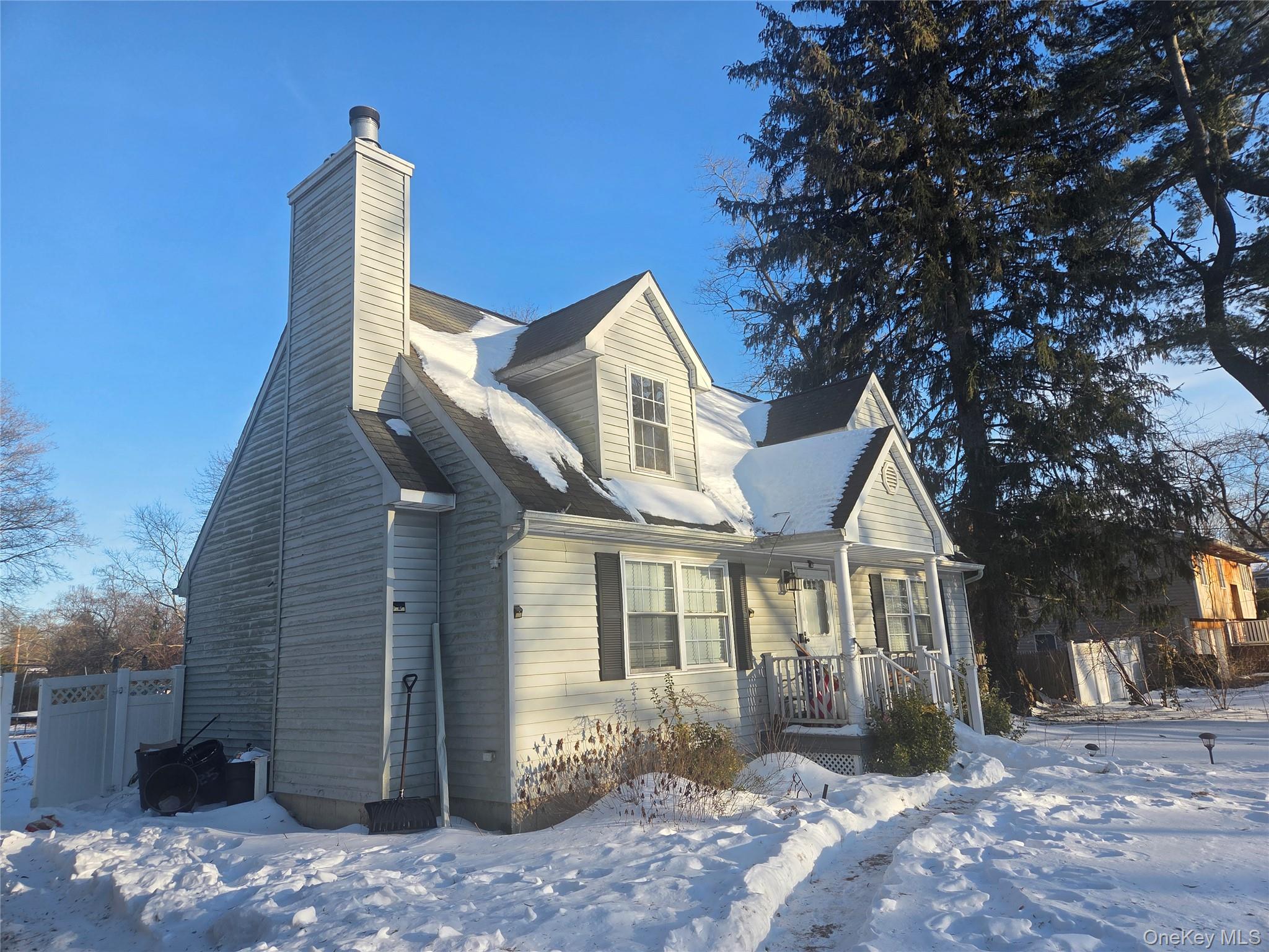 2525 Locust Avenue, Ronkonkoma, NY 11779