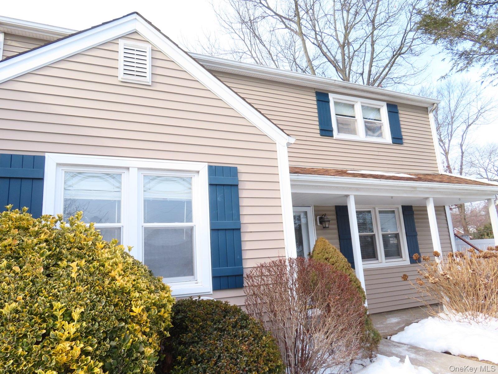 195 Broadway, Huntington Station, NY 11746