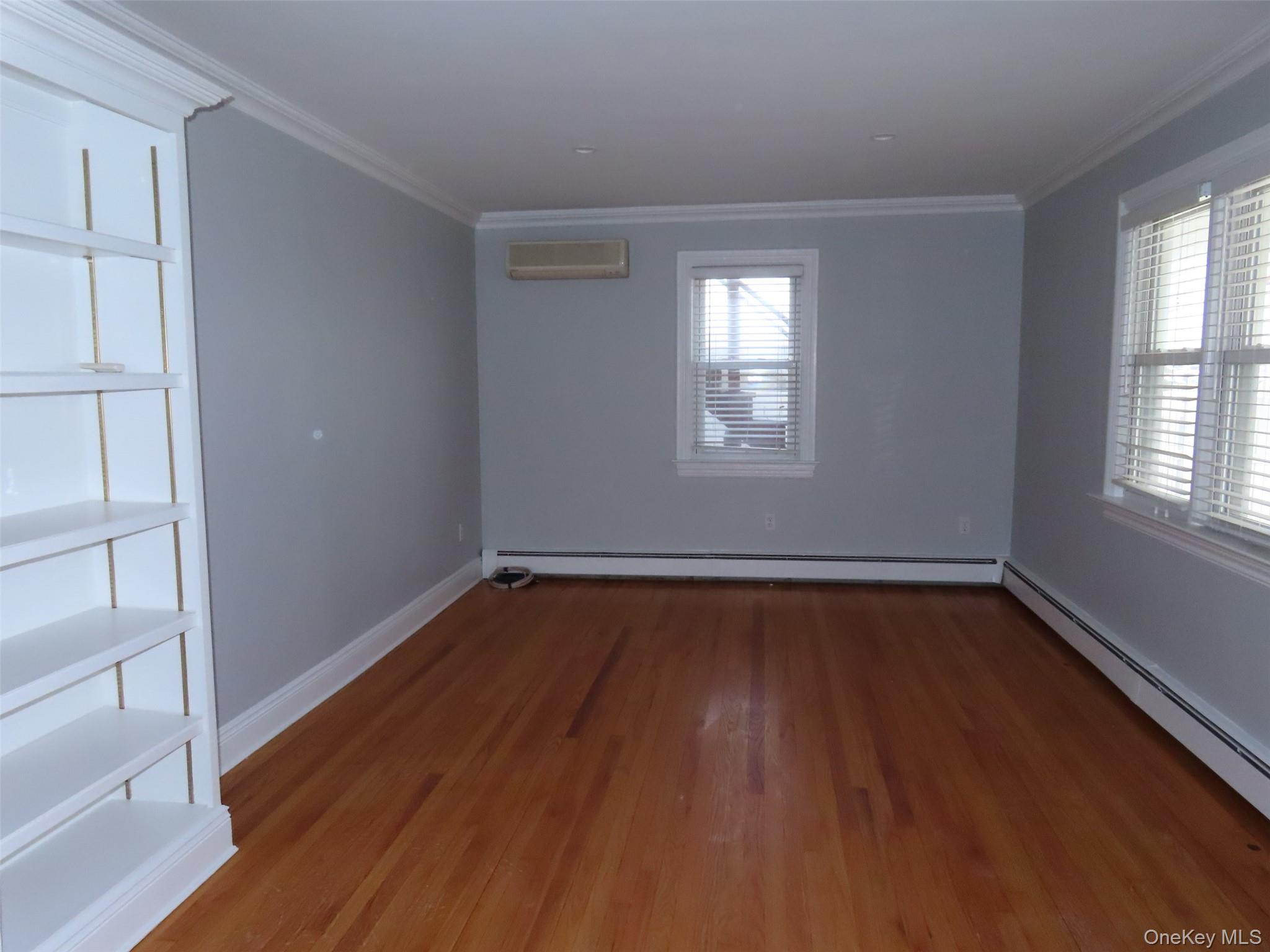 195 Broadway, Huntington Station, NY 11746