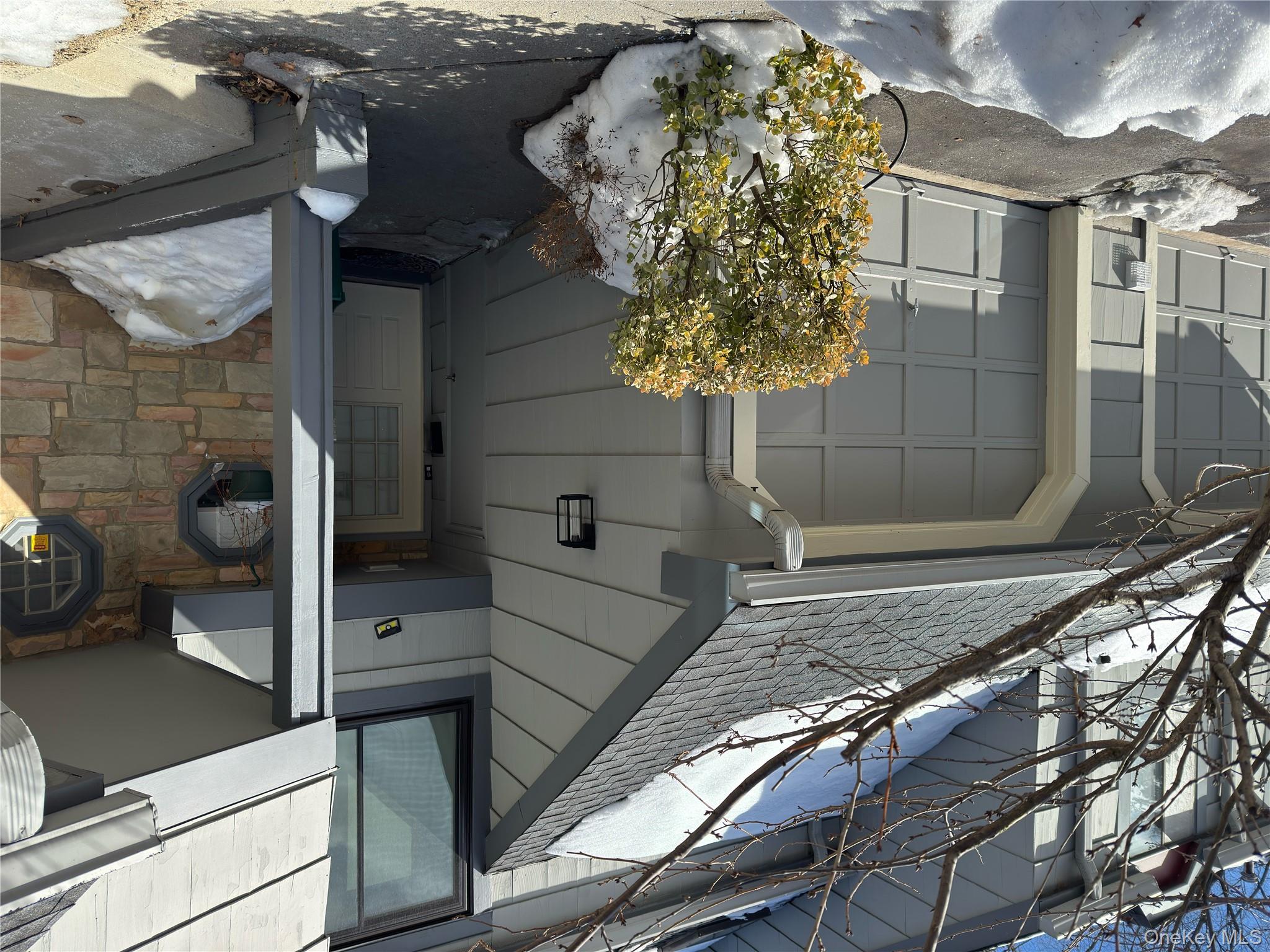 211 Treetop Circle, Nanuet, NY 10954