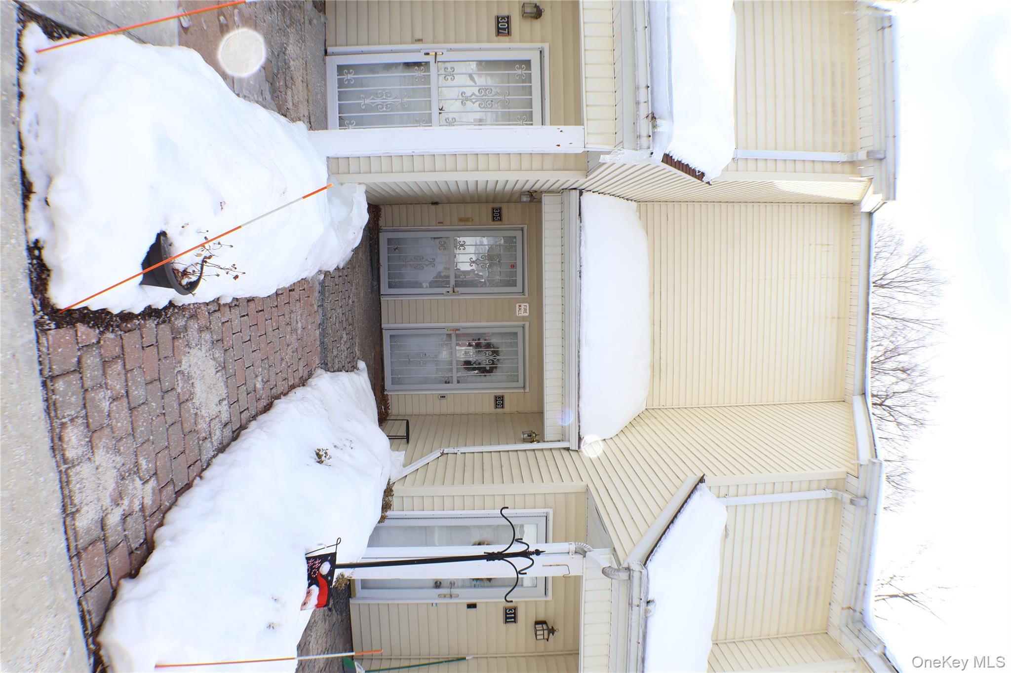 305 Gazebo Court, New Windsor, NY 12553