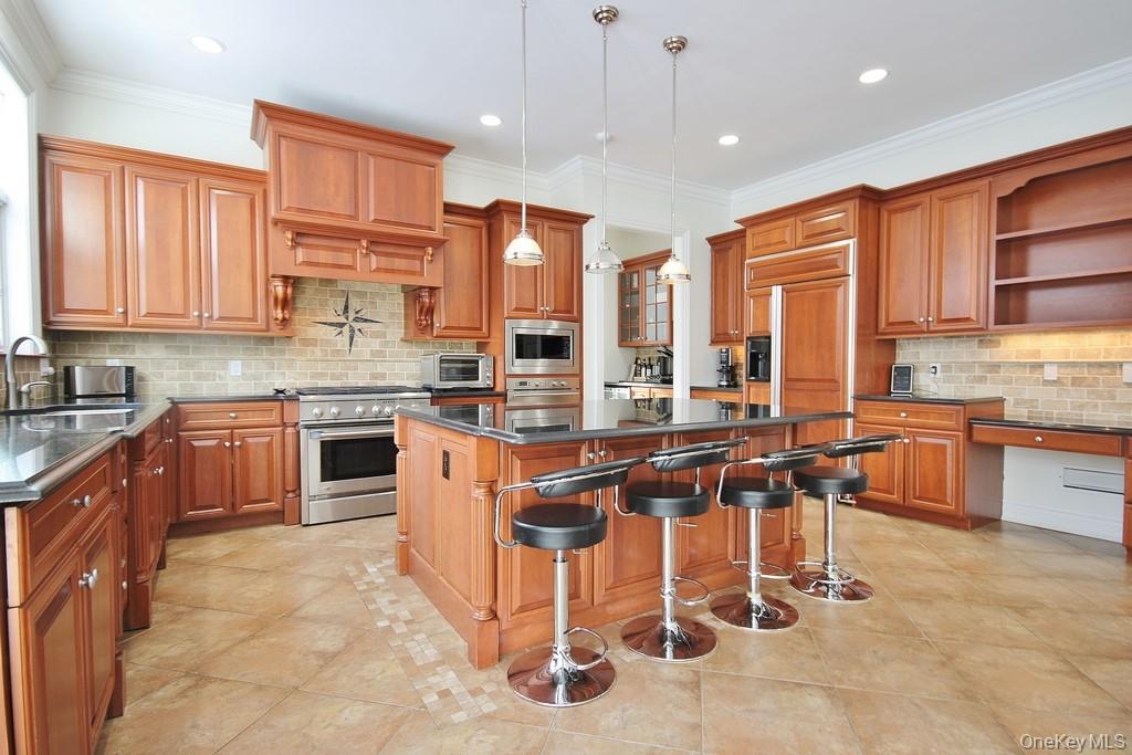 47 Kayla Lane, Mahopac, NY 10541