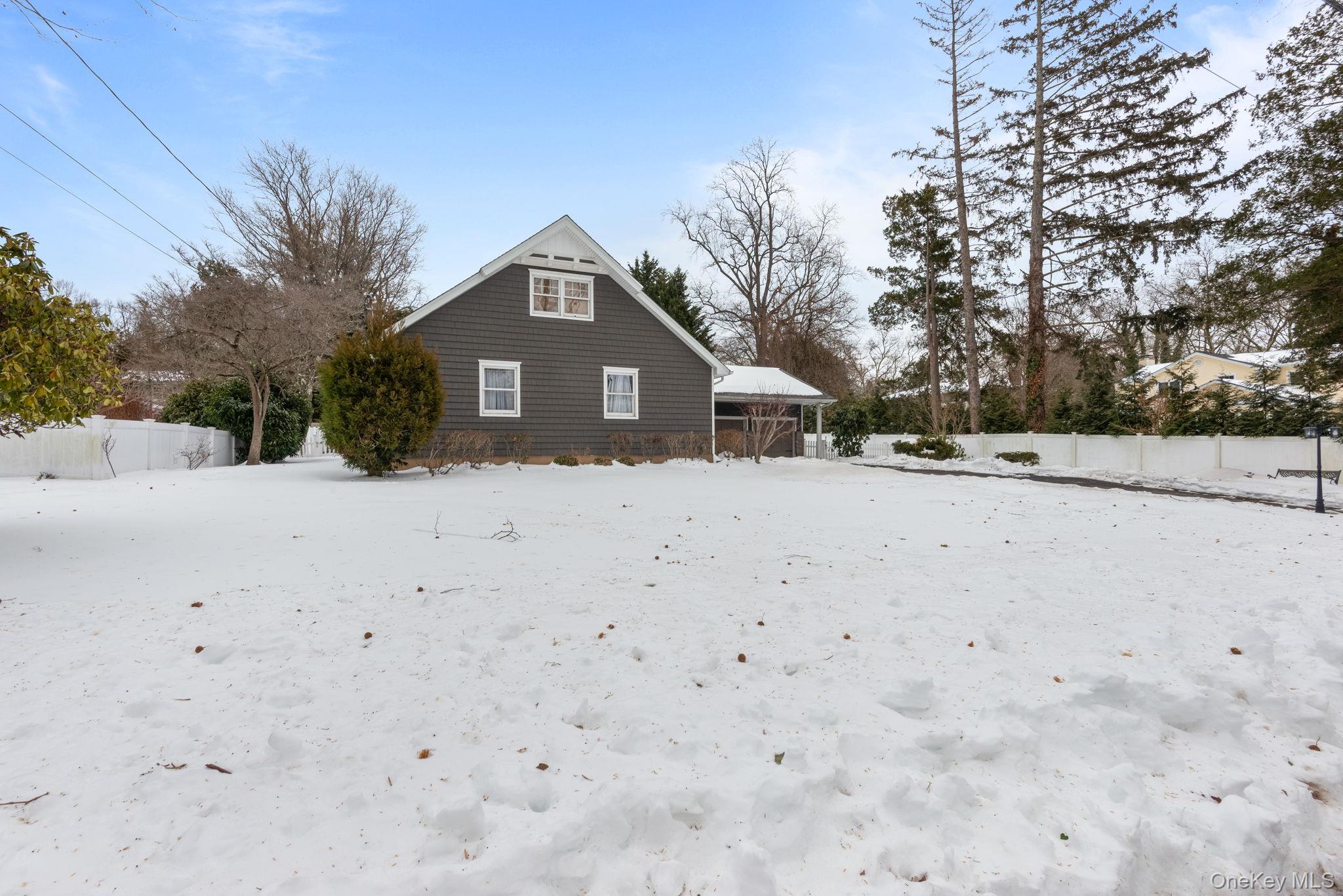 4 Abbington Place, Northport, NY 11768