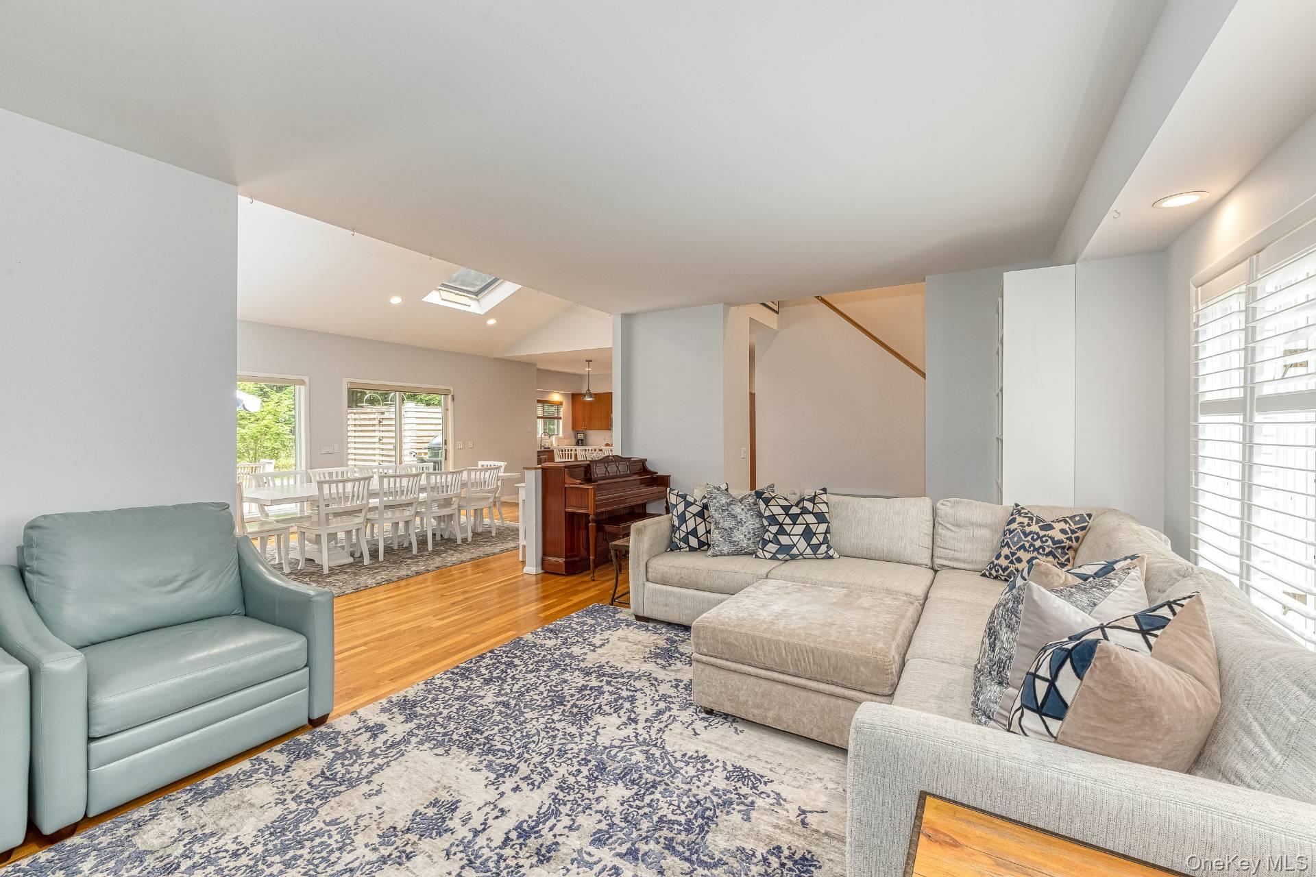 17 Crescent Way, Shelter Island, NY 11964