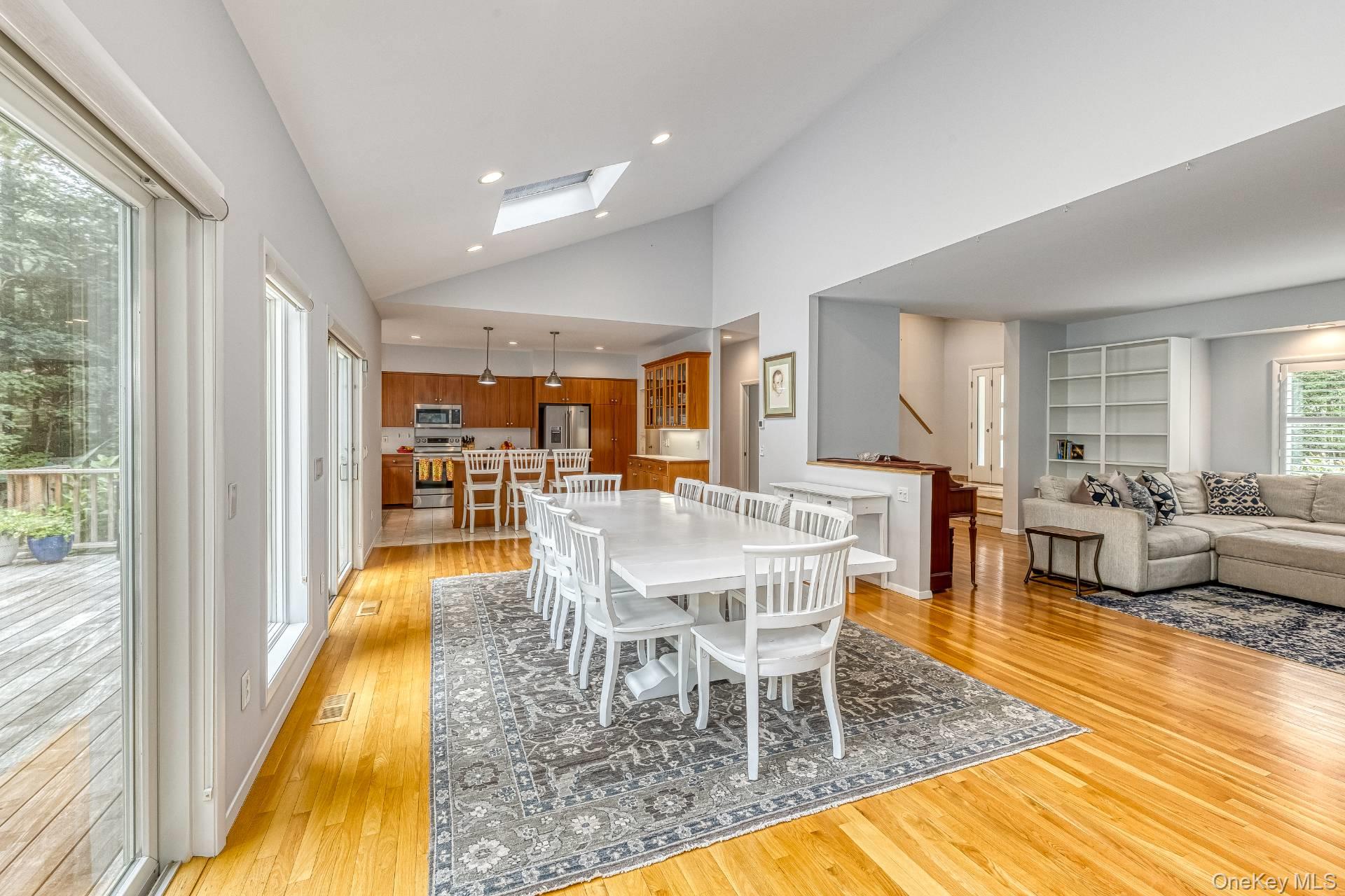 17 Crescent Way, Shelter Island, NY 11964